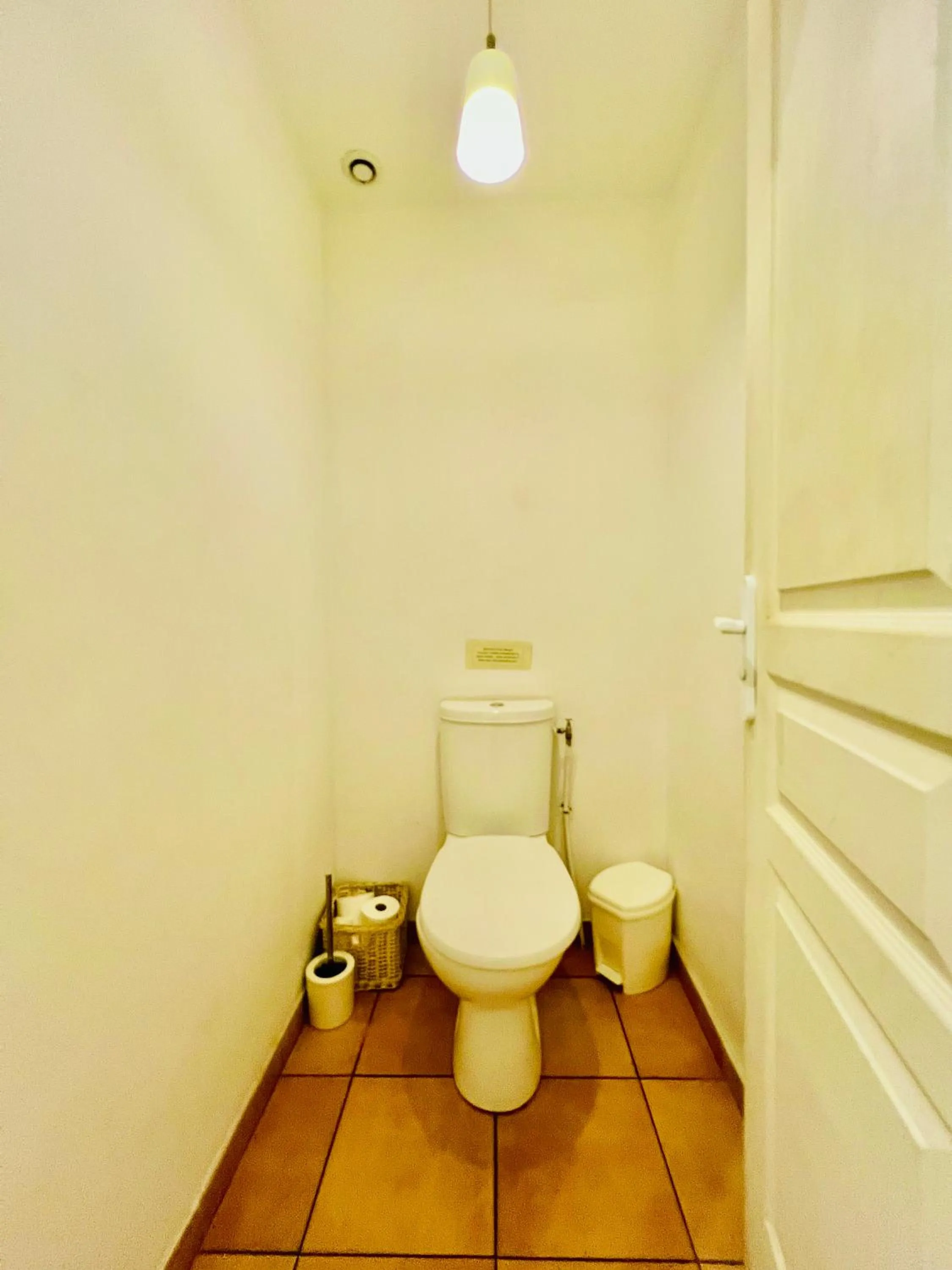 Toilet in Le Moun Mazet gîte rural 3 étoiles, CLIM, Nature, 6 personnes