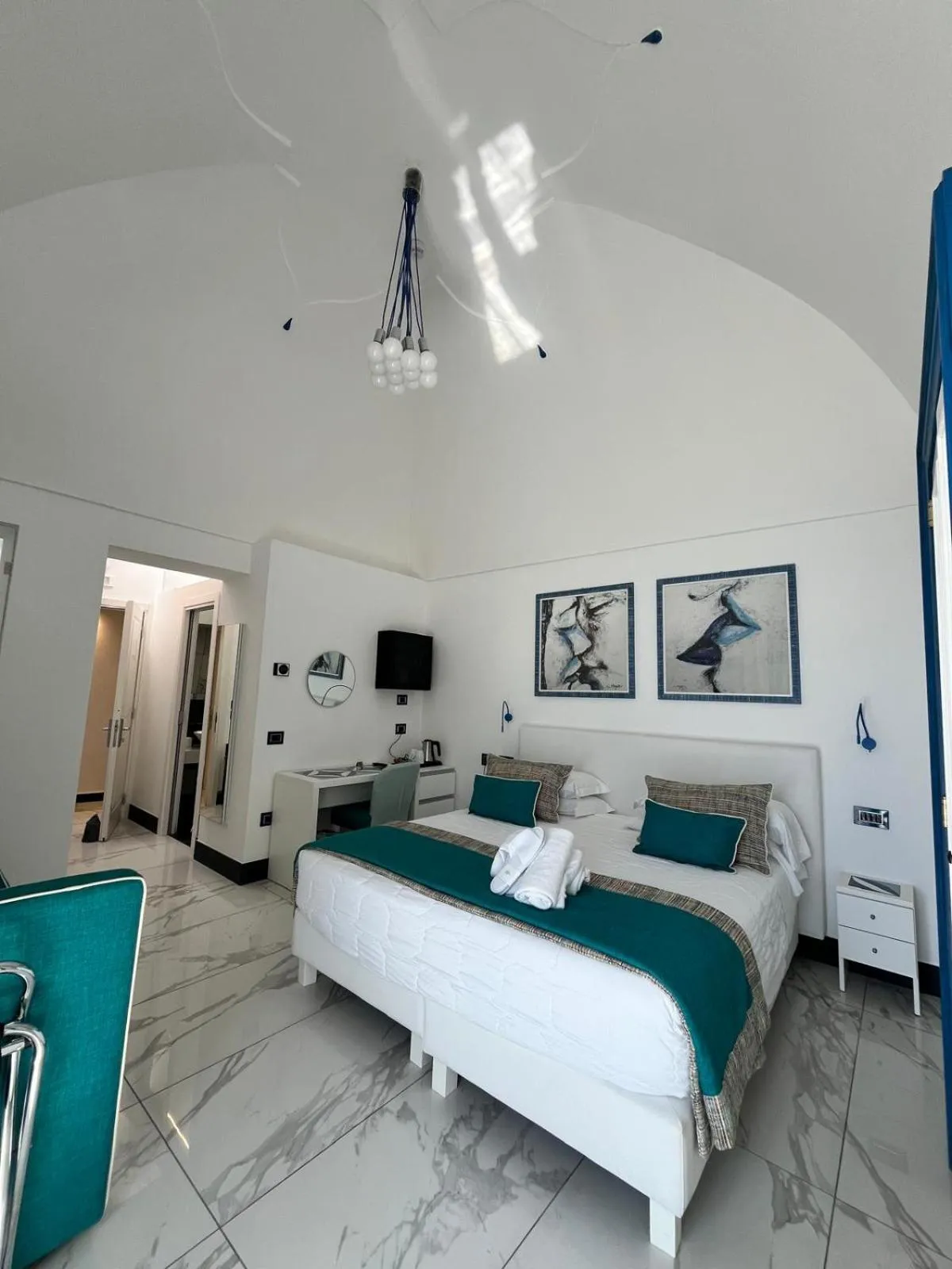 Bed in Positano Art Hotel Pasitea