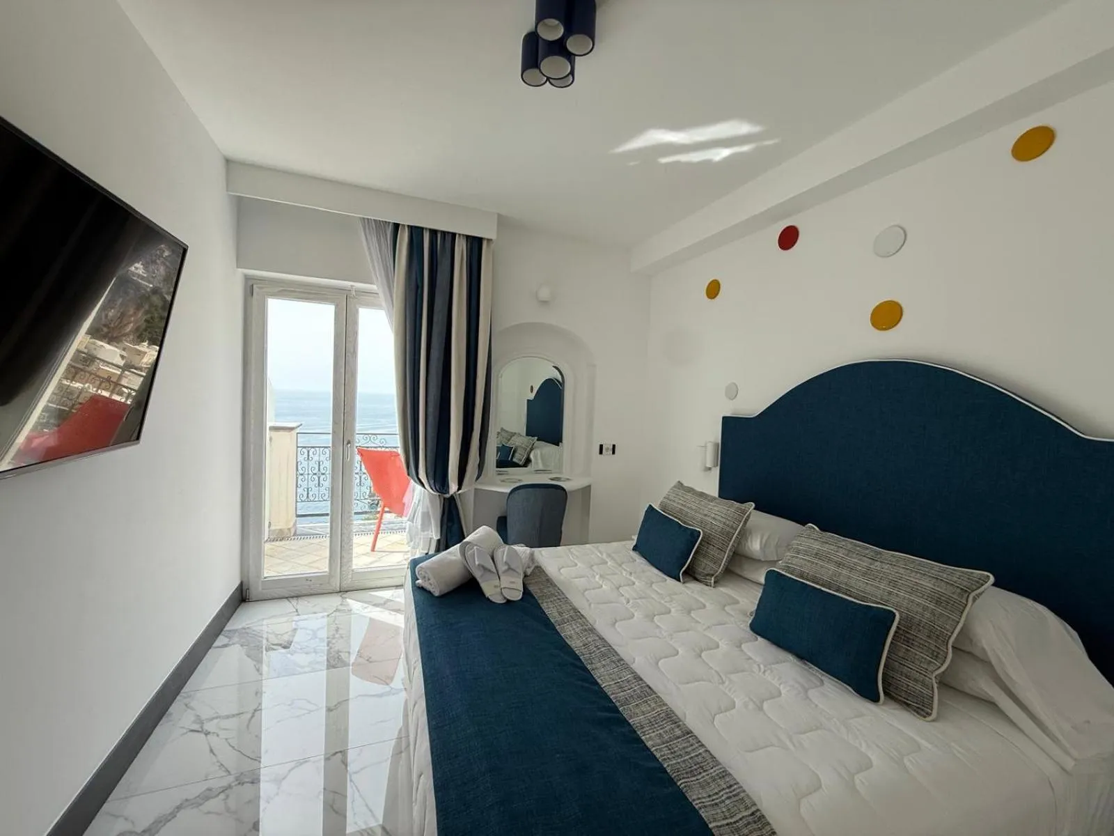 Bed in Positano Art Hotel Pasitea