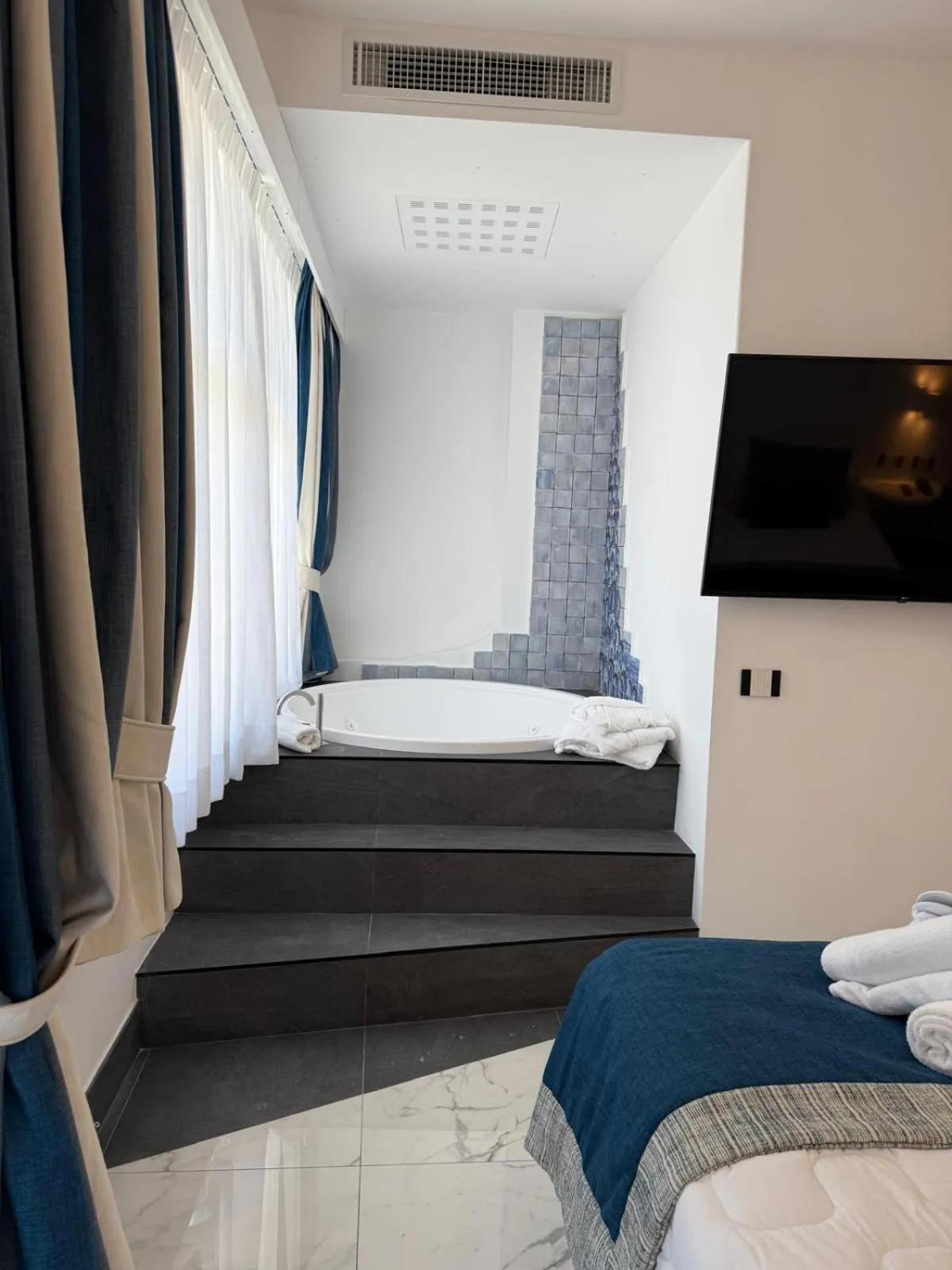 Bed in Positano Art Hotel Pasitea