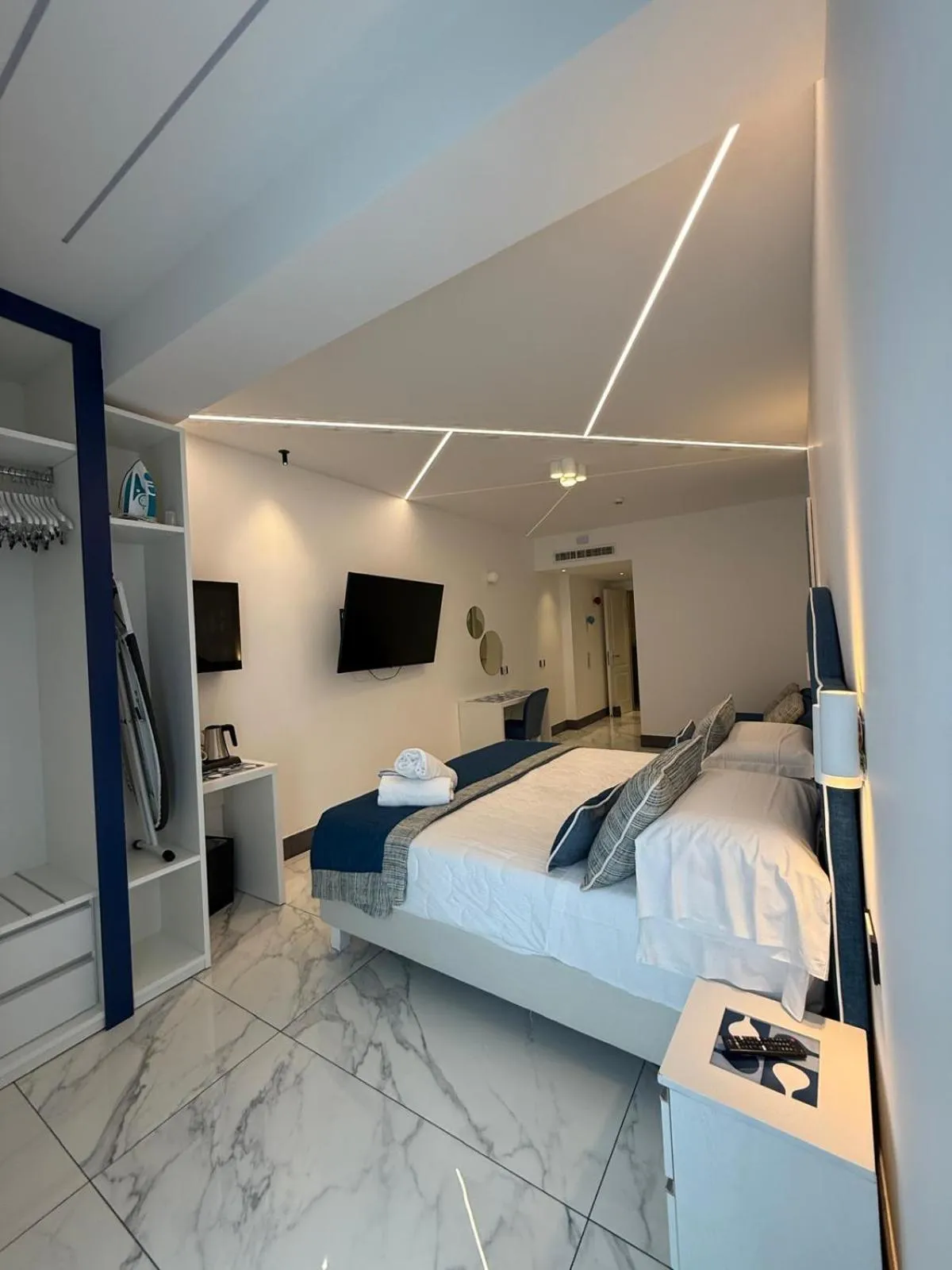 Bed in Positano Art Hotel Pasitea