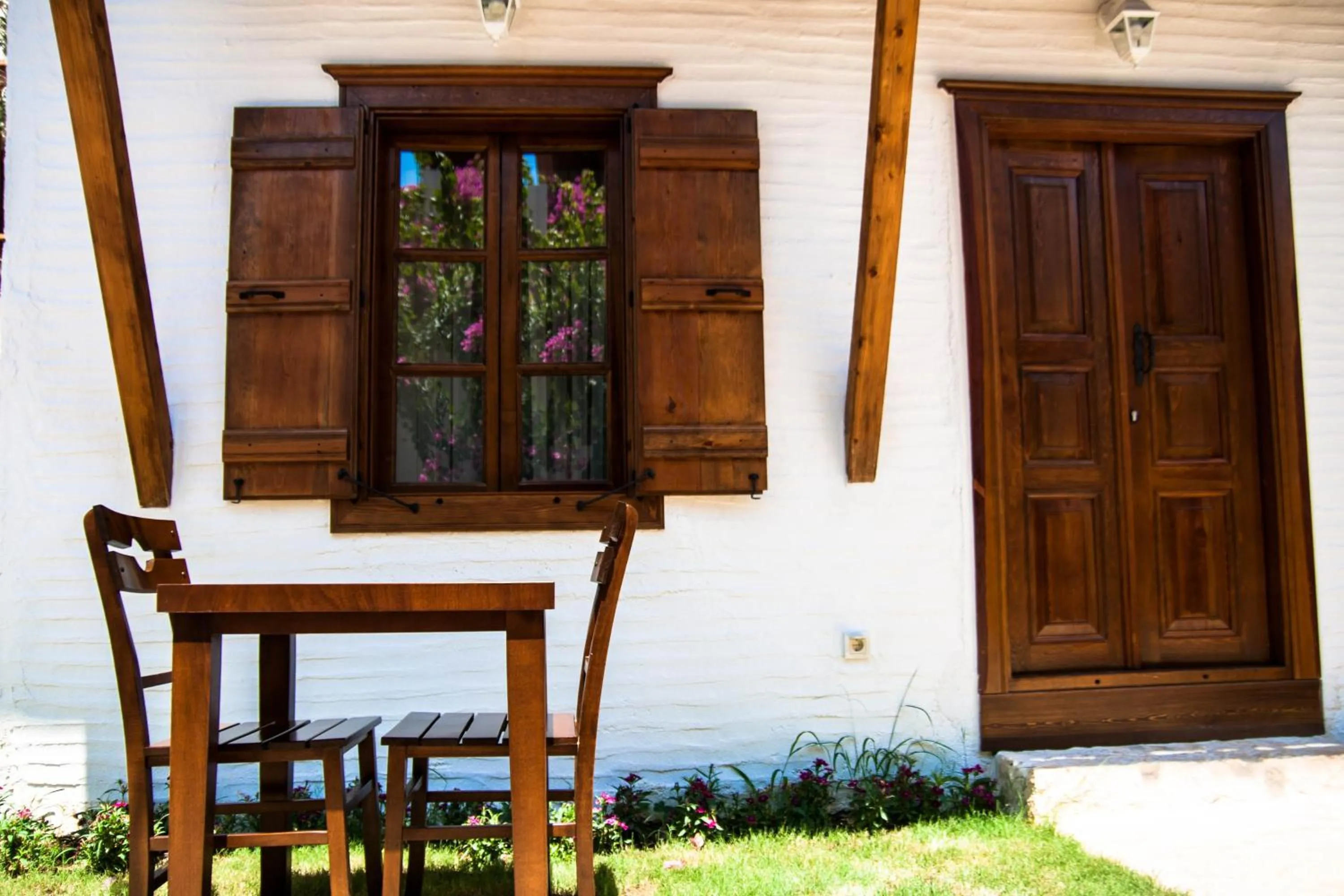 Facade/entrance in Courtyard