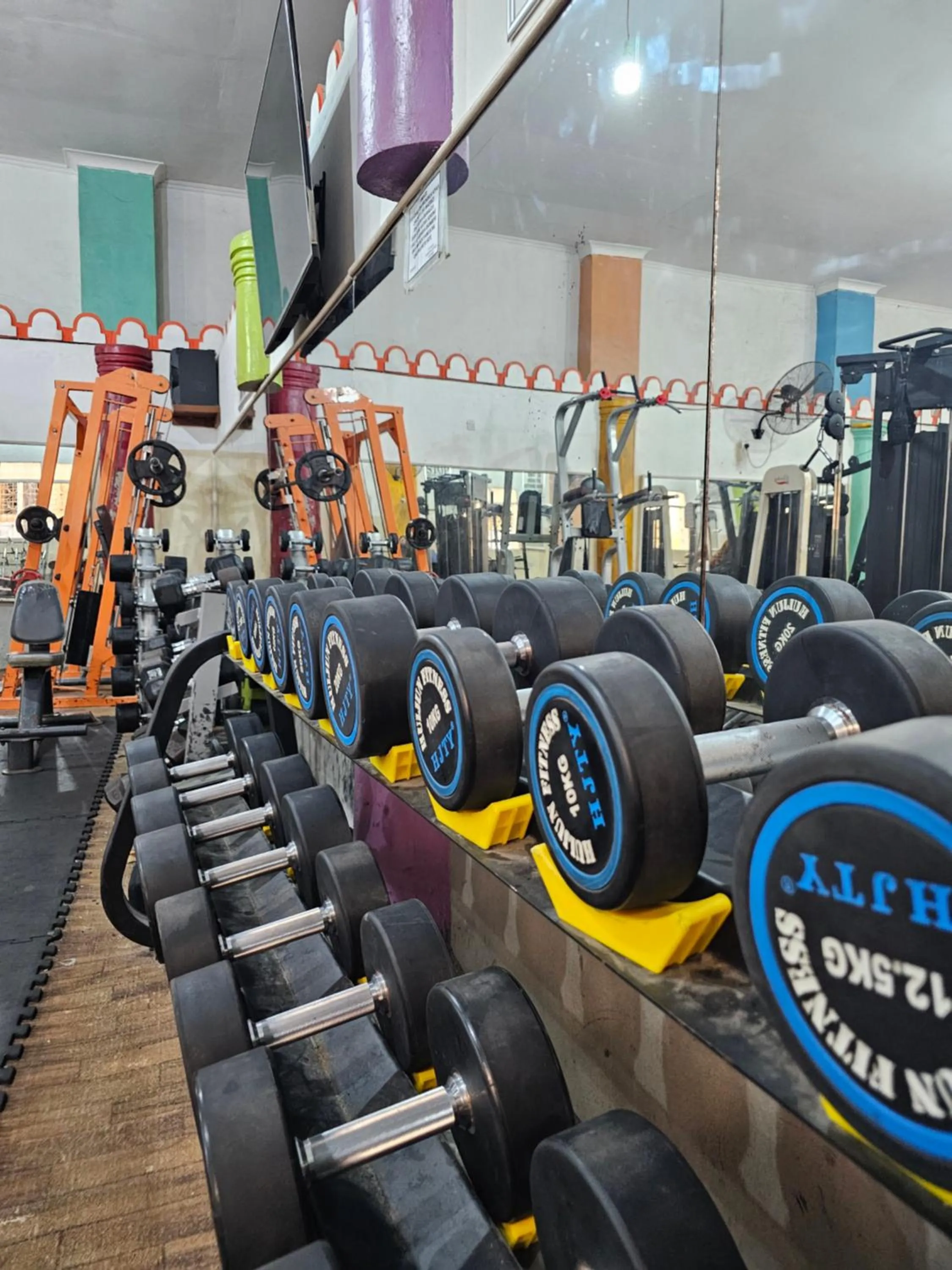 Fitness centre/facilities in Golden Tulip Stone Town Boutique