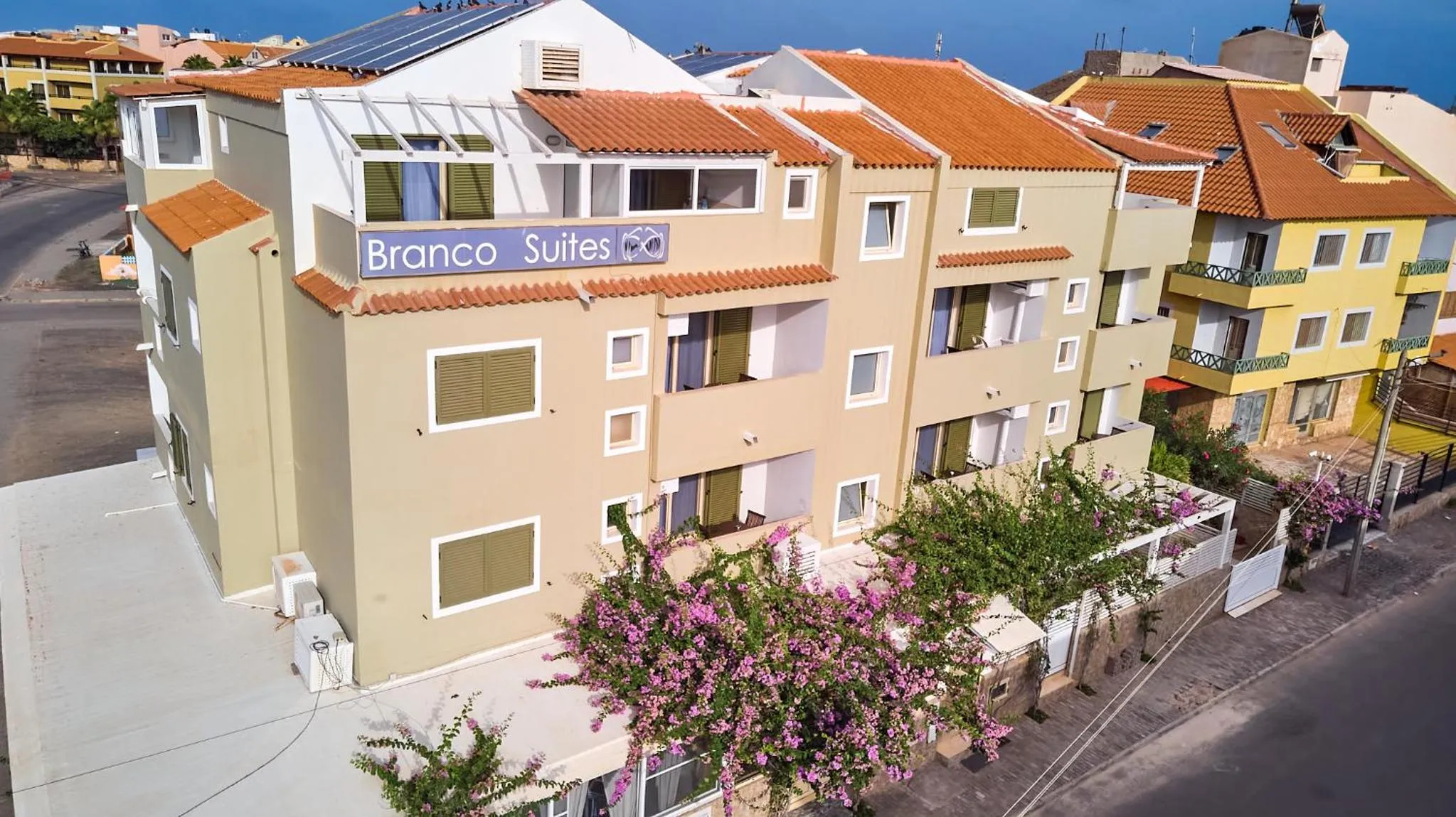 Branco Suites - Rooms & Holiday Apartments