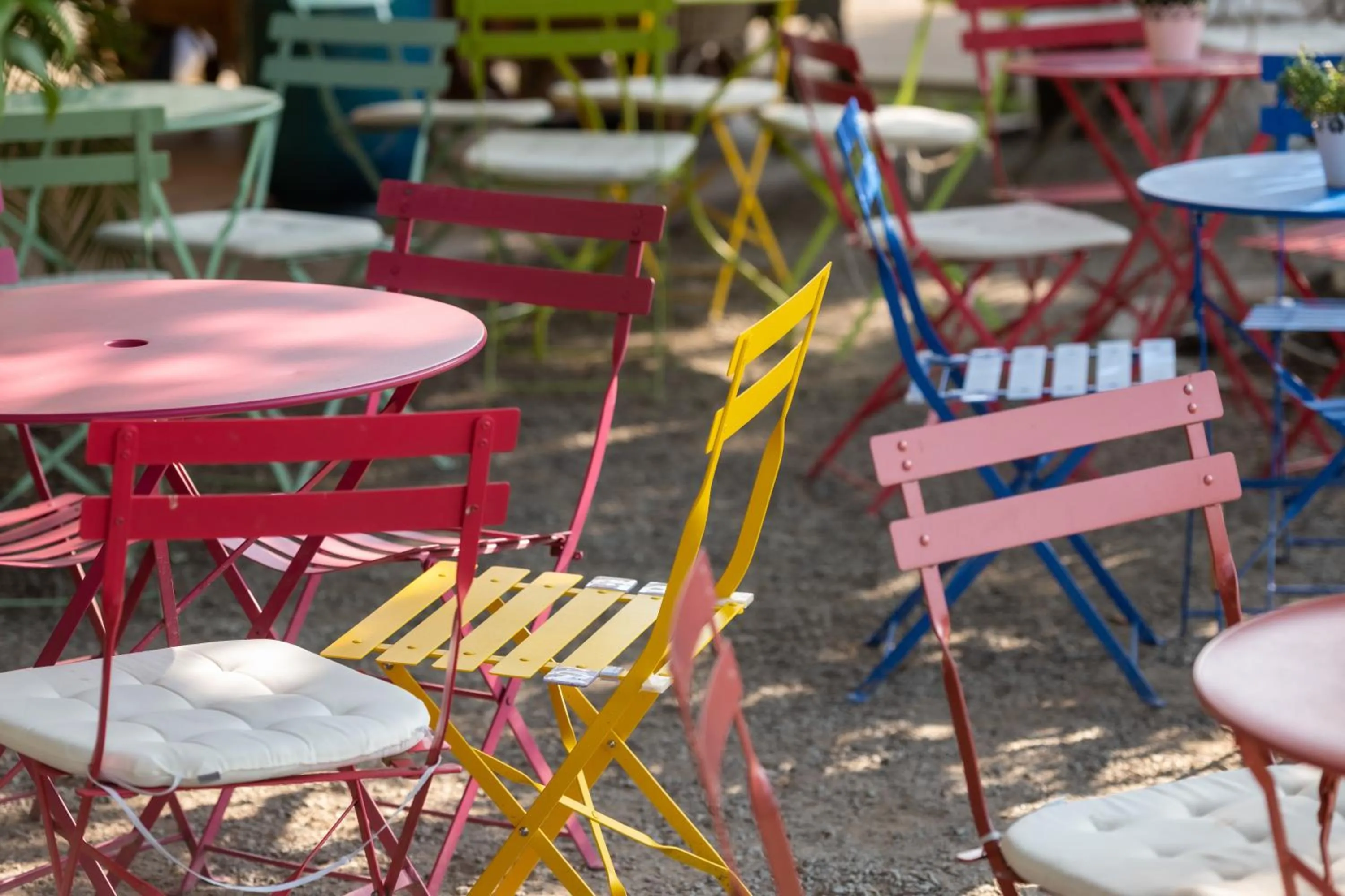 Restaurant/places to eat in Hotel Aurora