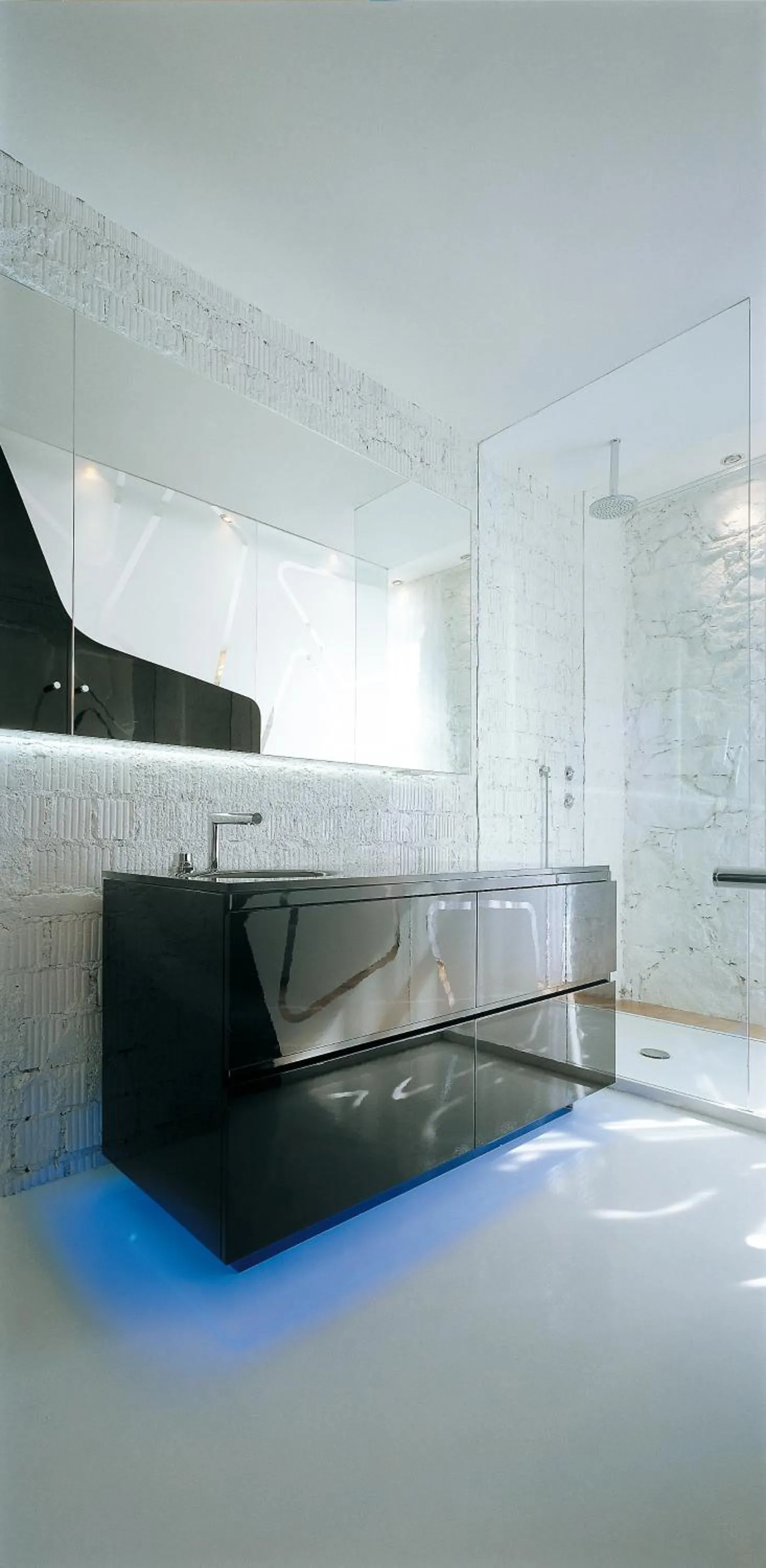 Bathroom in Hotel Aurora