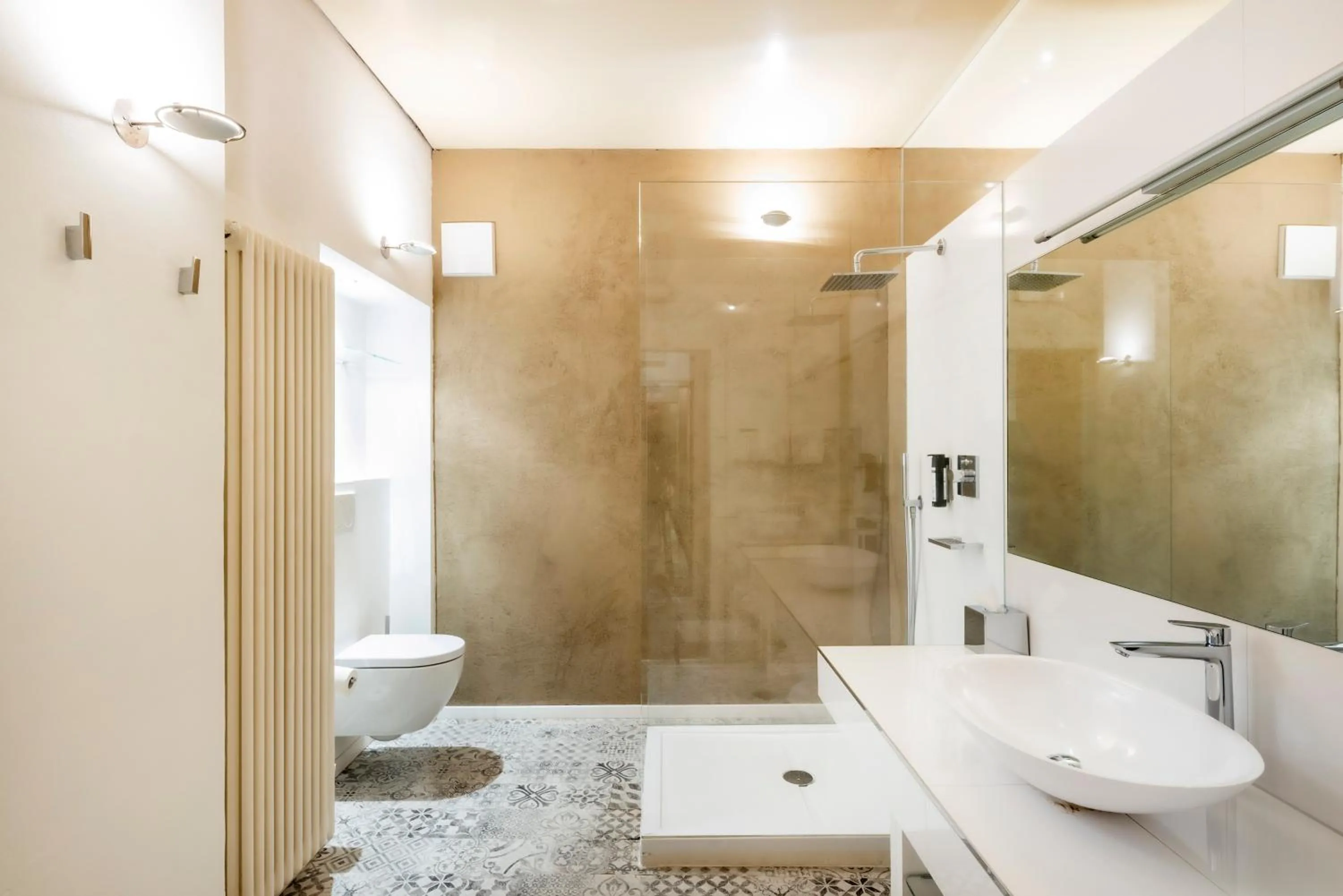 Bathroom in Hotel Aurora