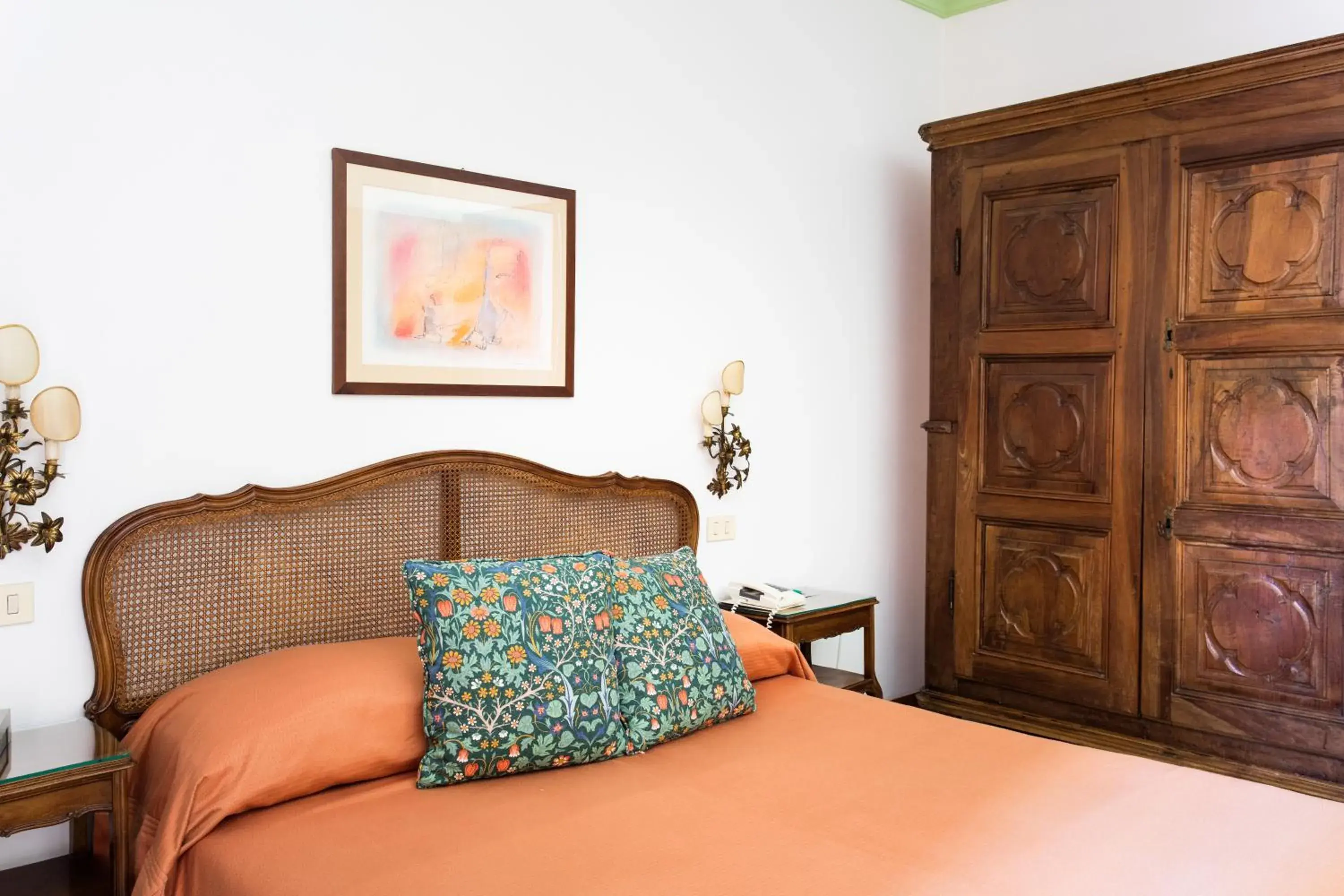 Photo of the whole room, Bed in Residenza d'Epoca Albergo Quattro Fontane Photo of the whole room, Bed in Residenza d'Epoca Albergo Quattro Fontane