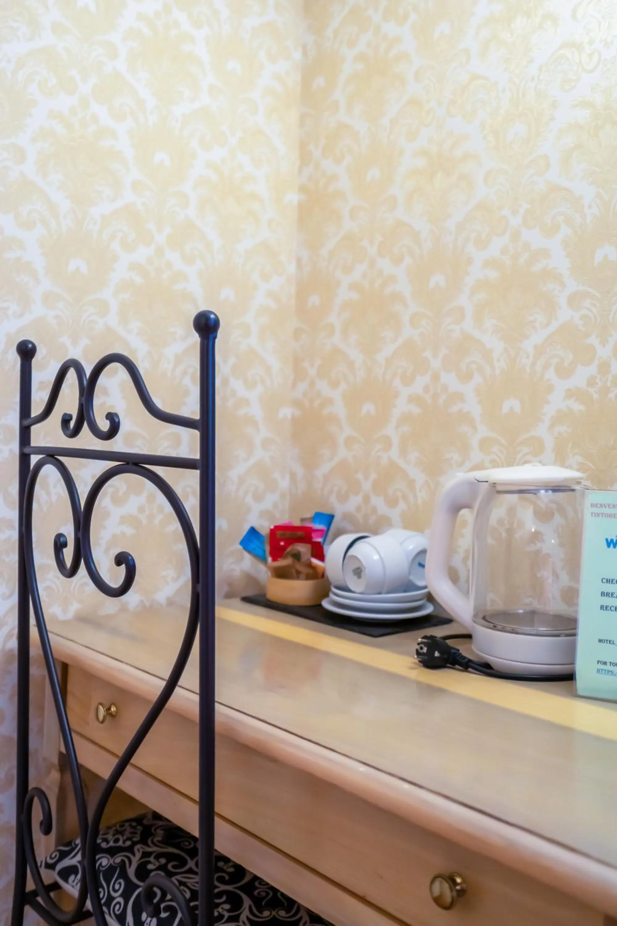 Bed in Hotel Tintoretto