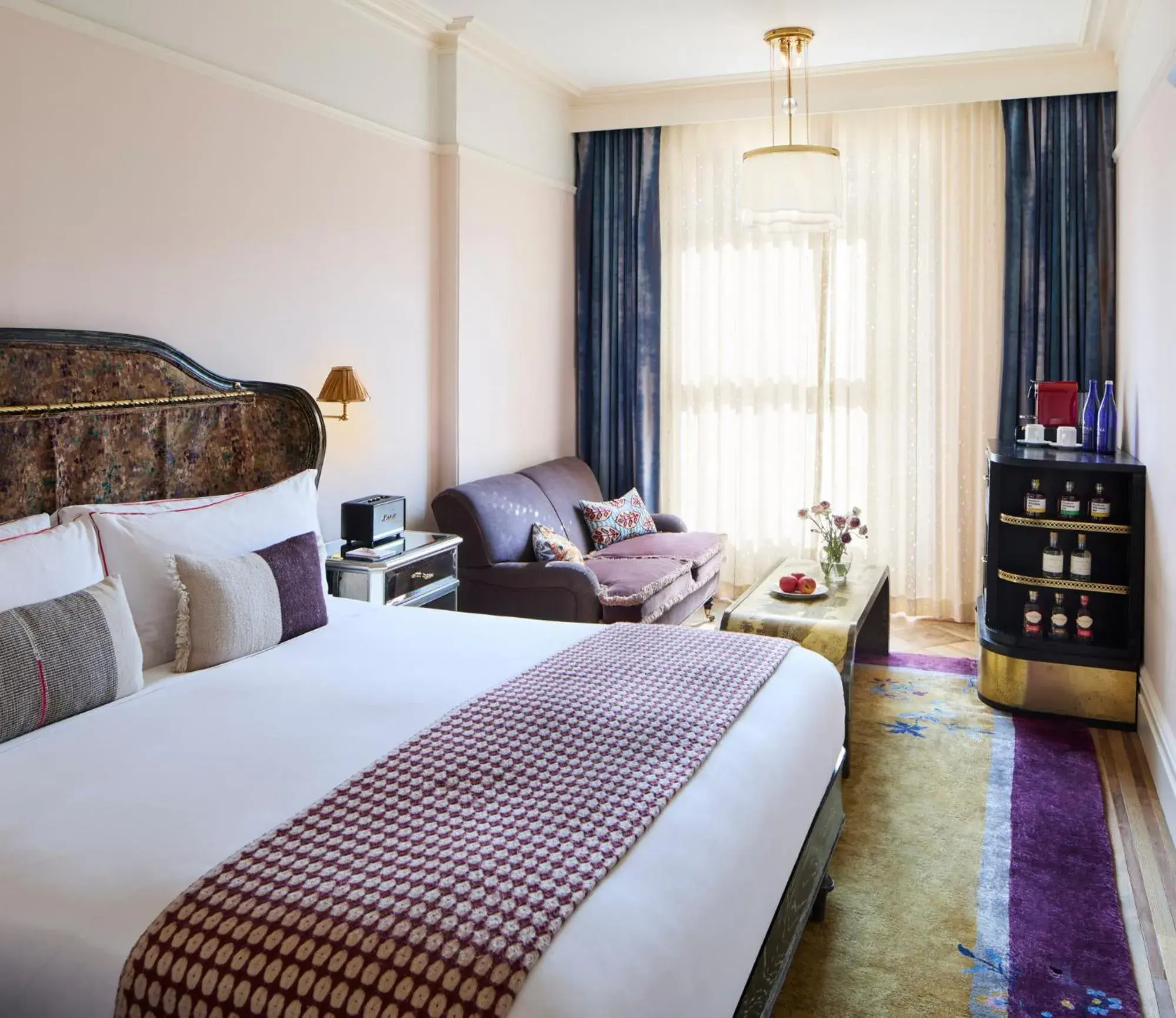 Photo of the whole room, Bed in The Hotel Chelsea Photo of the whole room, Bed in The Hotel Chelsea