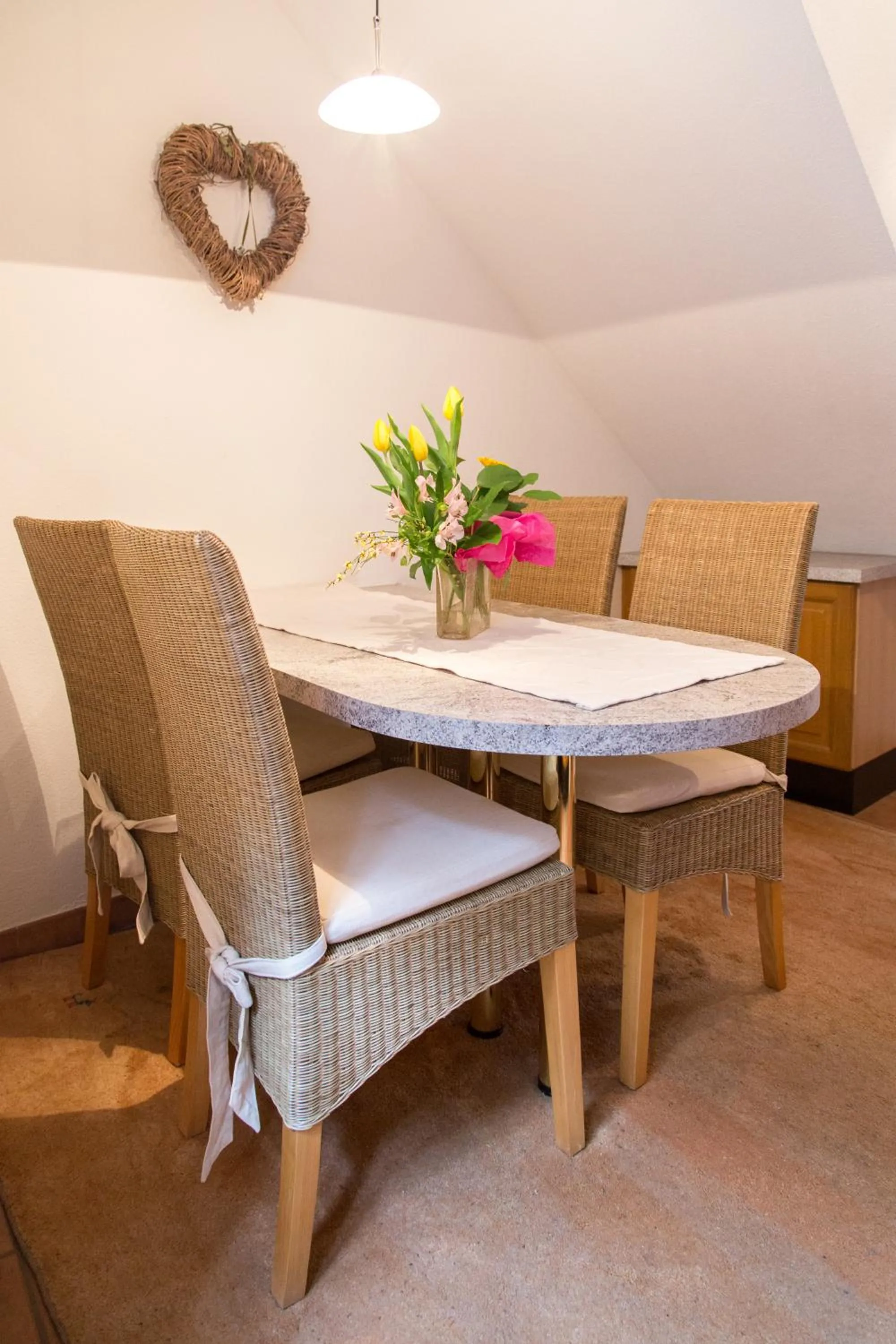 Dining area in La Maison des Tanneurs