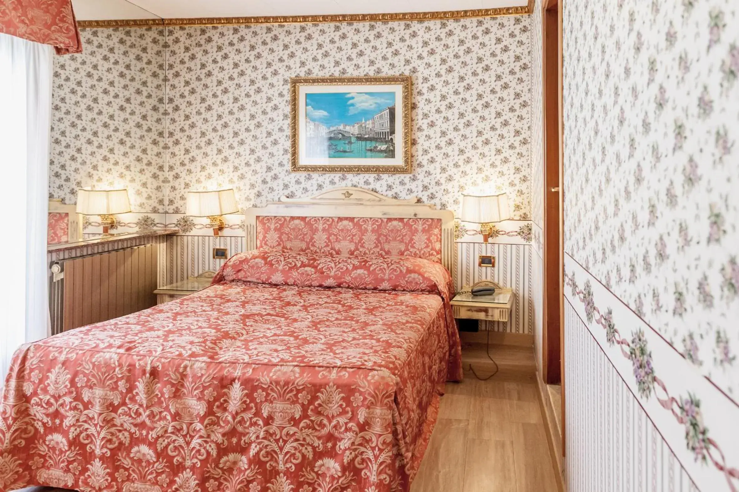 Double or Twin Room in Hotel Venezia Double or Twin Room in Hotel Venezia