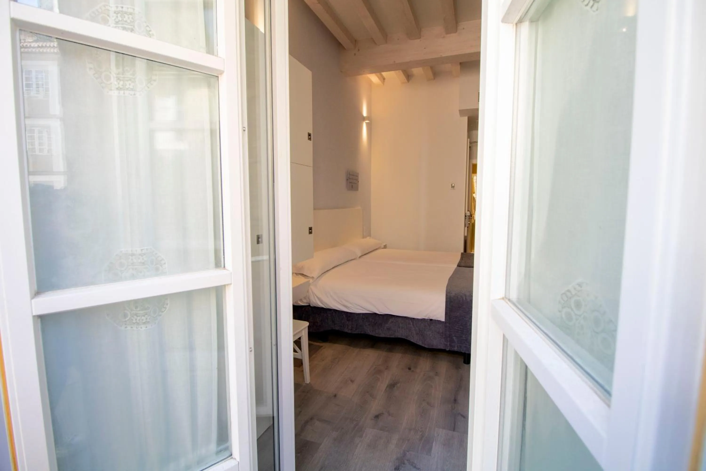 Balcony/Terrace, Bed in Hotel Alda San Bieito