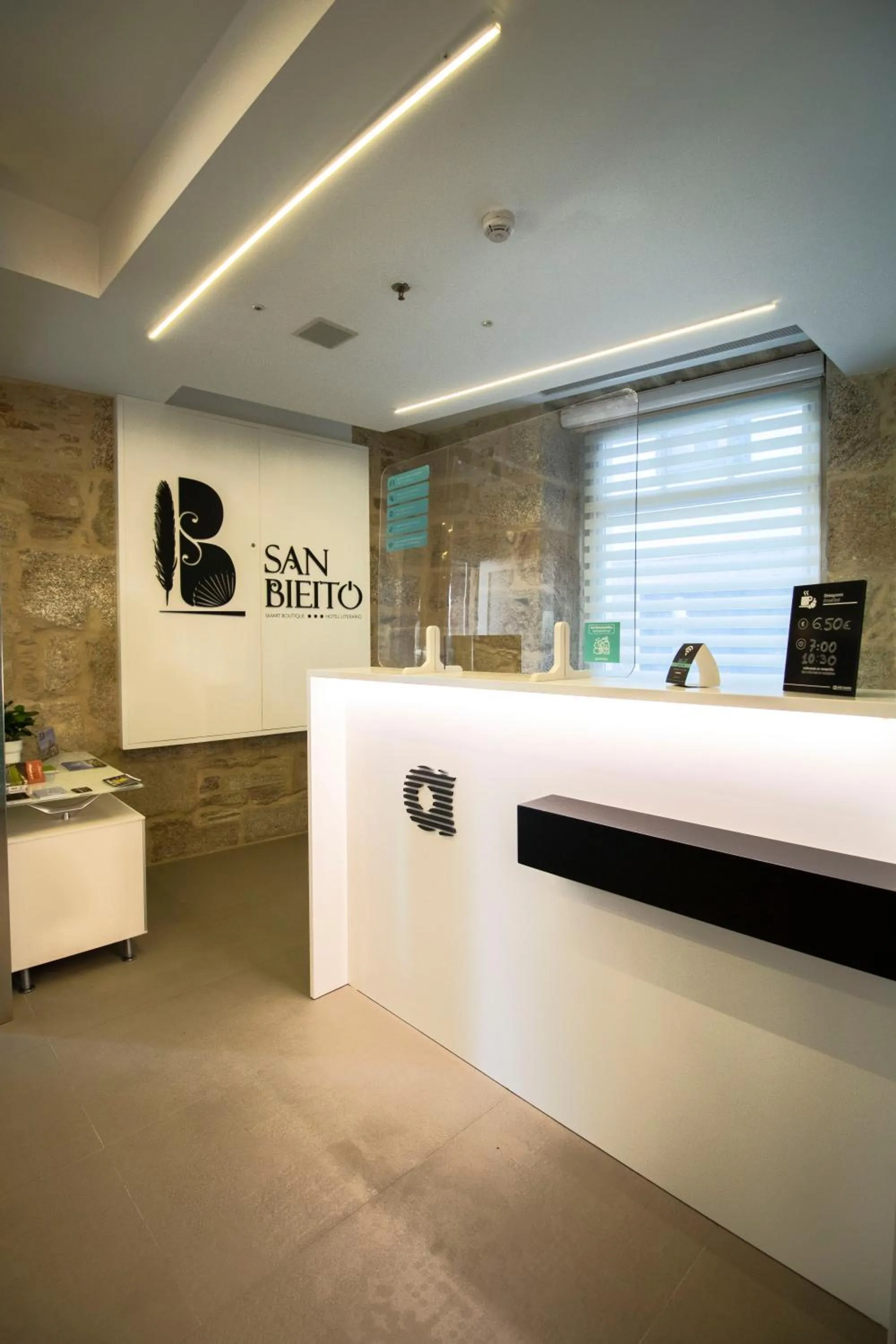 Lobby or reception in Hotel Alda San Bieito