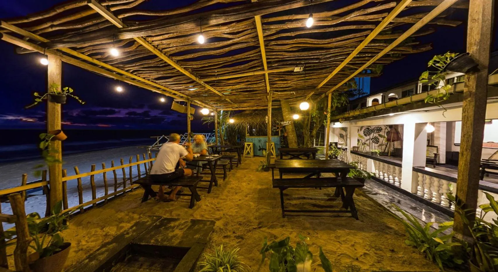 Restaurant/places to eat in Sea Shine Guest House