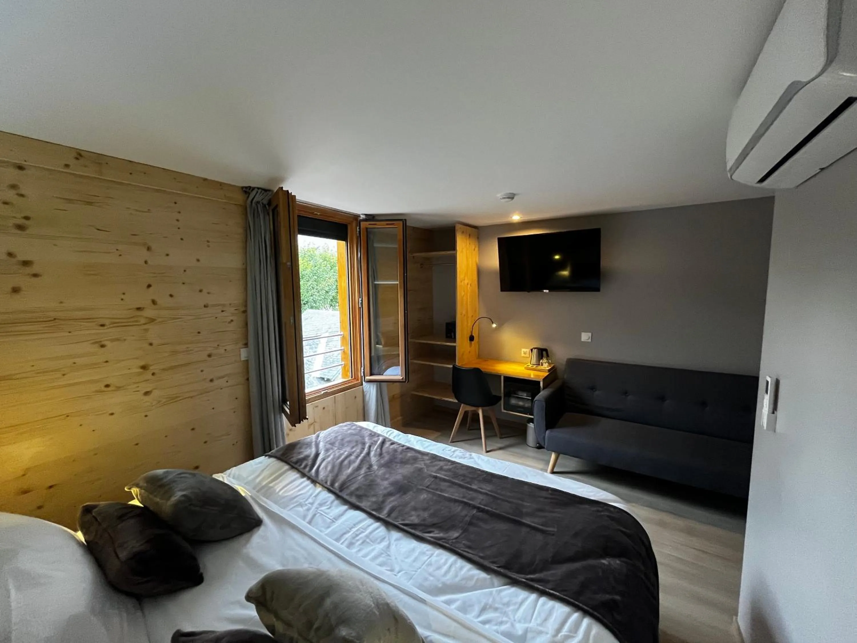 Bed in 9WAGRAM Hotel Boutique