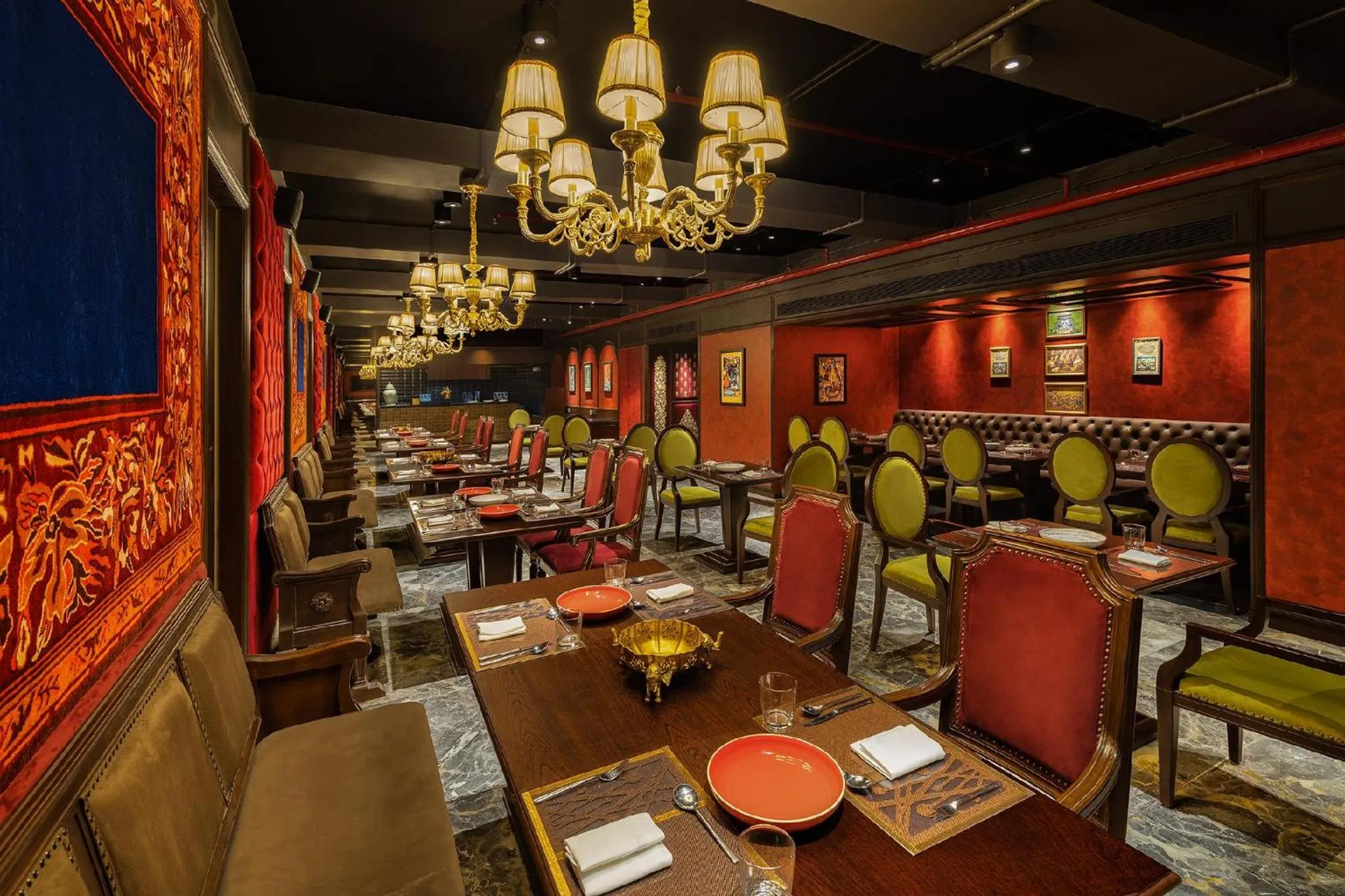 Restaurant/places to eat in Hotel Hillock Ahmedabad