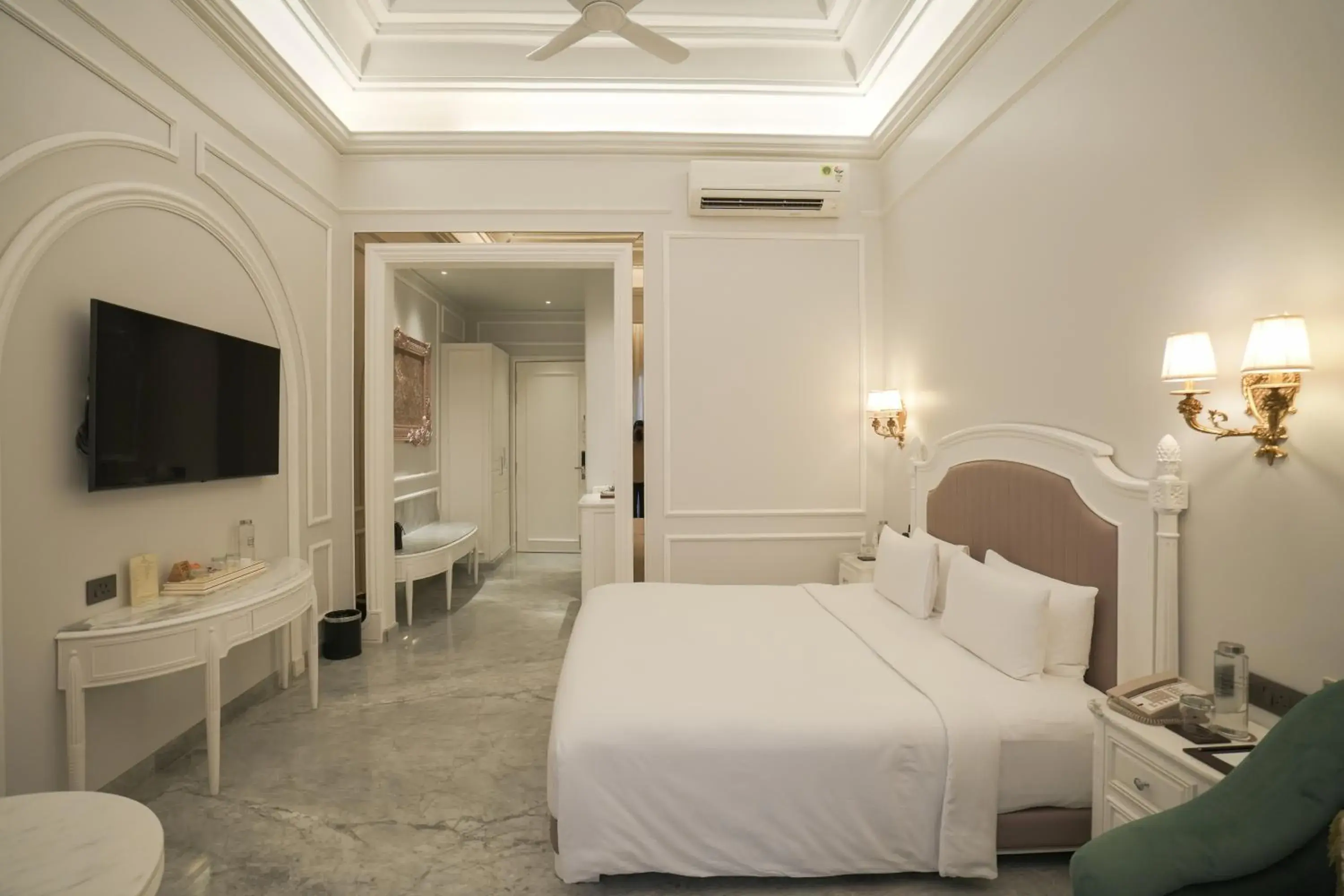 Bedroom, Bed in Hotel Hillock Ahmedabad Bedroom, Bed in Hotel Hillock Ahmedabad