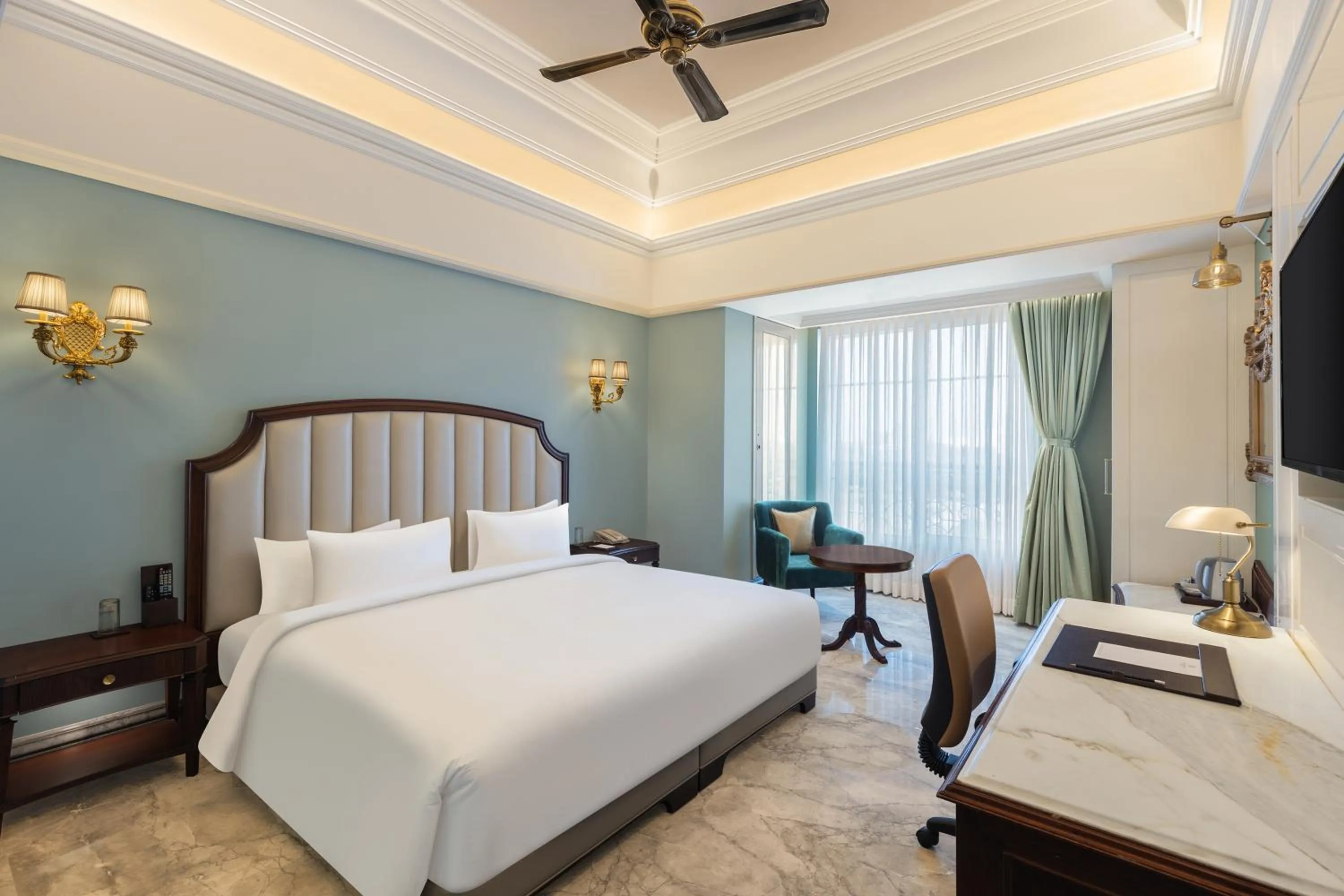 Photo of the whole room, Bed in Hotel Hillock Ahmedabad