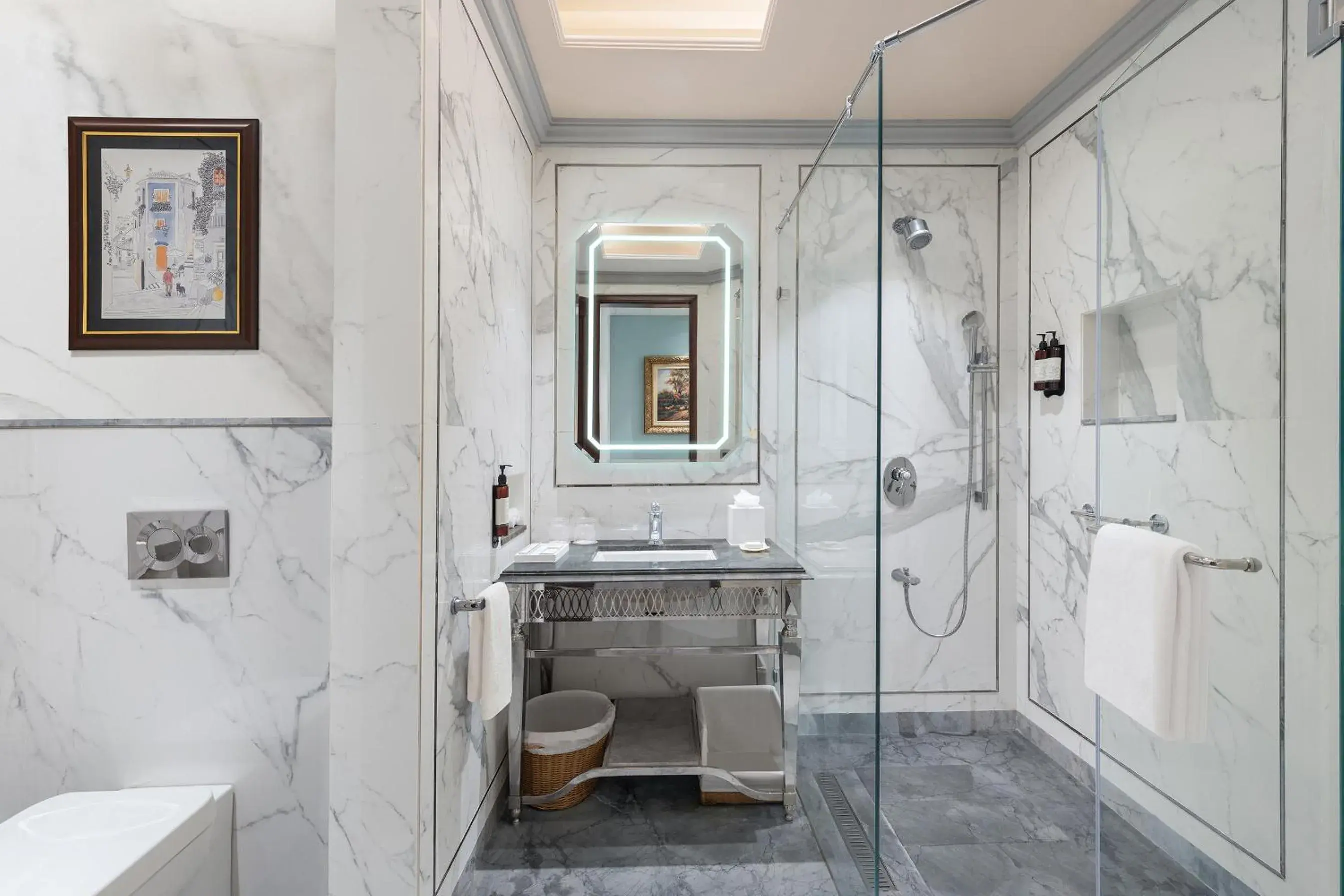 Bathroom in Hotel Hillock Ahmedabad Bathroom in Hotel Hillock Ahmedabad