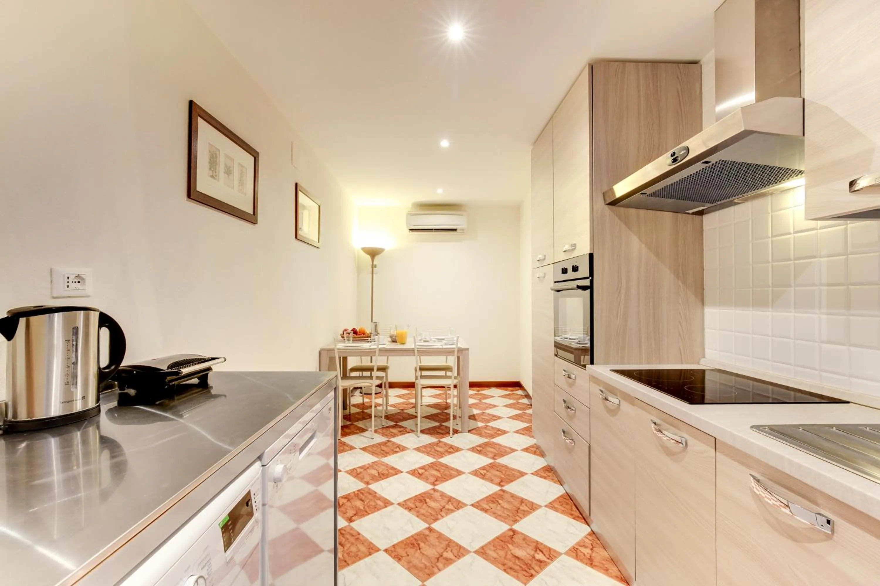 Kitchen or kitchenette in Palazzo Schiavoni Residenza d'epoca & Suite-Apartments