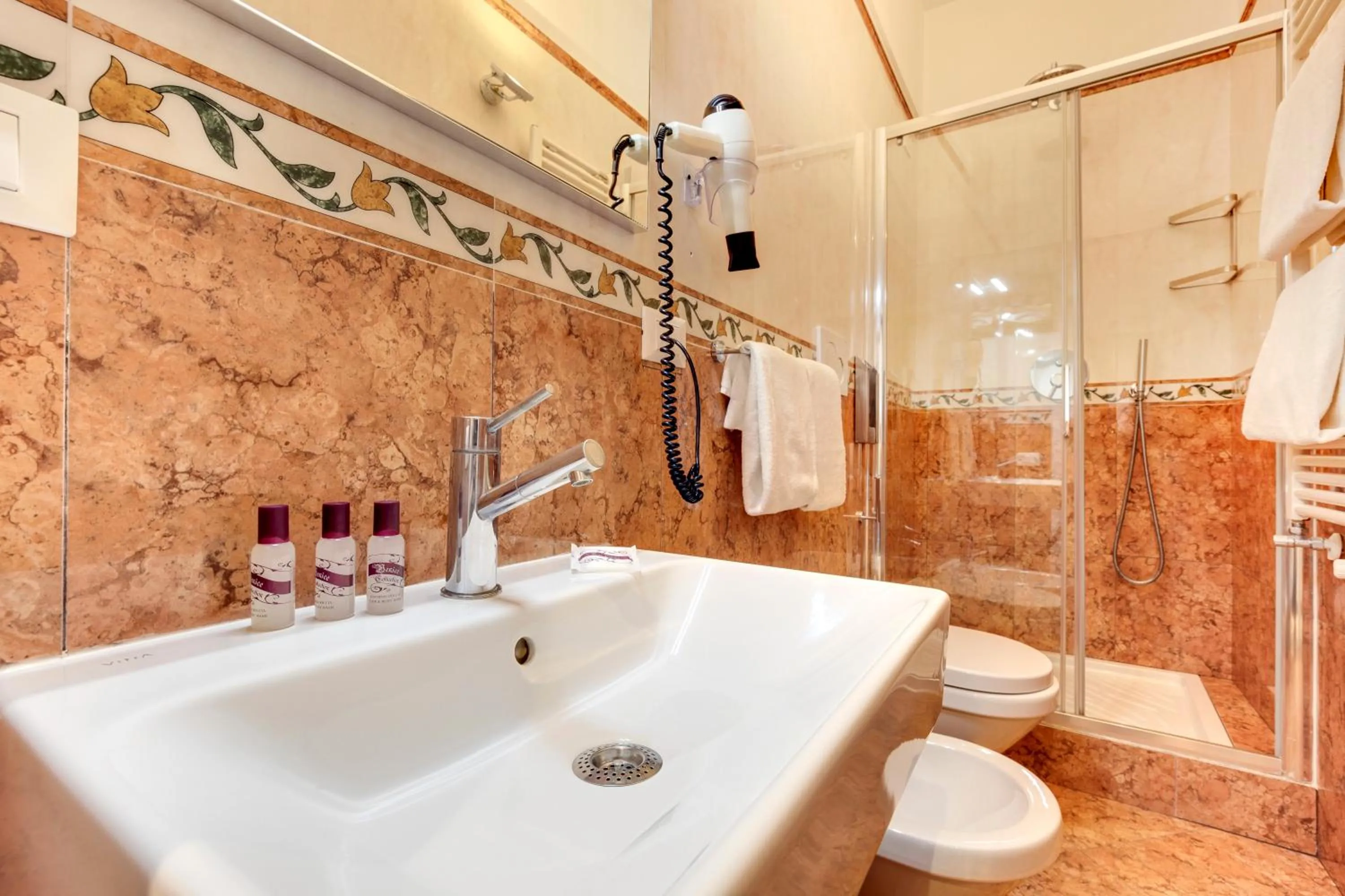 Bathroom in Palazzo Schiavoni Residenza d'epoca & Suite-Apartments