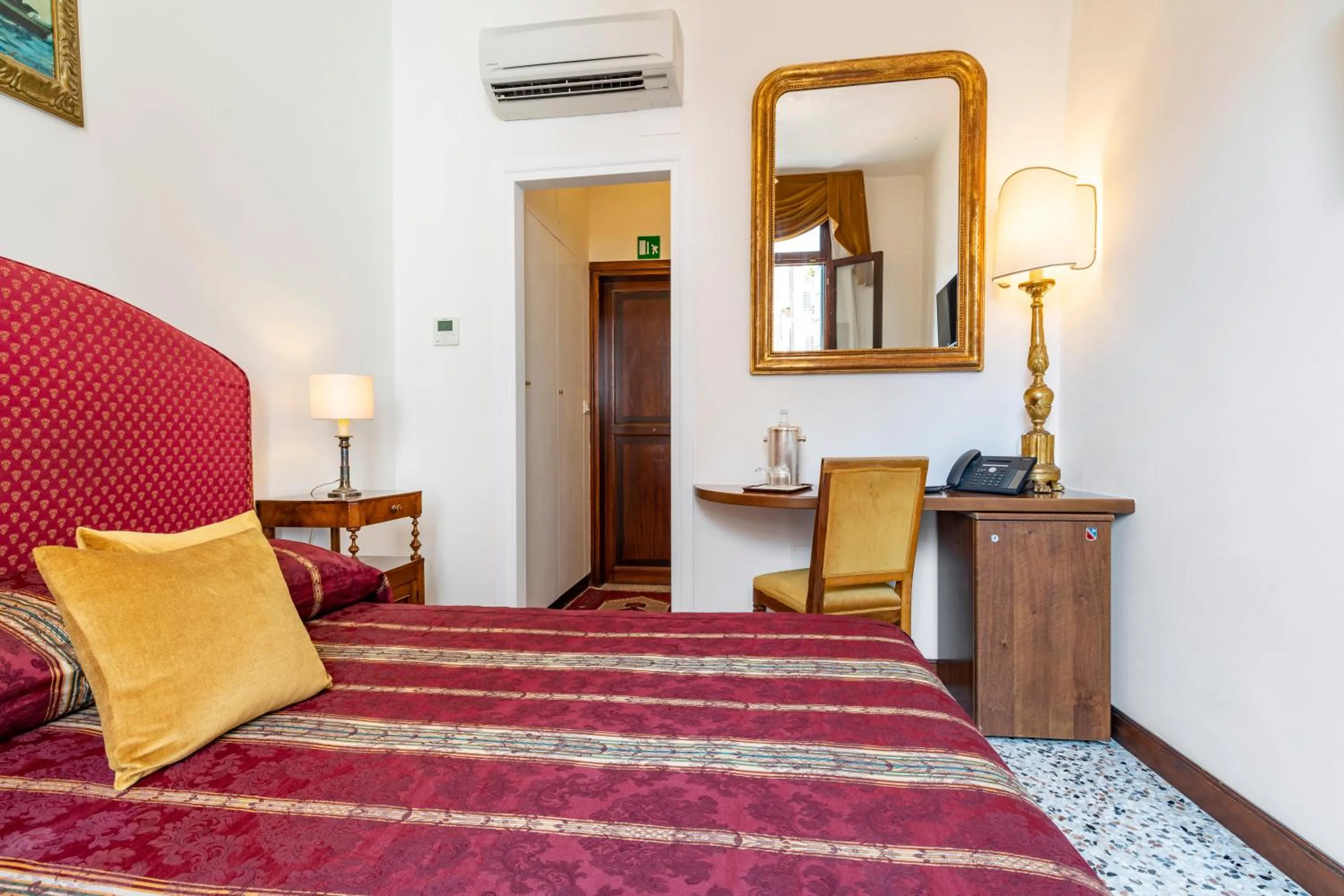 Photo of the whole room in Palazzo Schiavoni Residenza d'epoca & Suite-Apartments