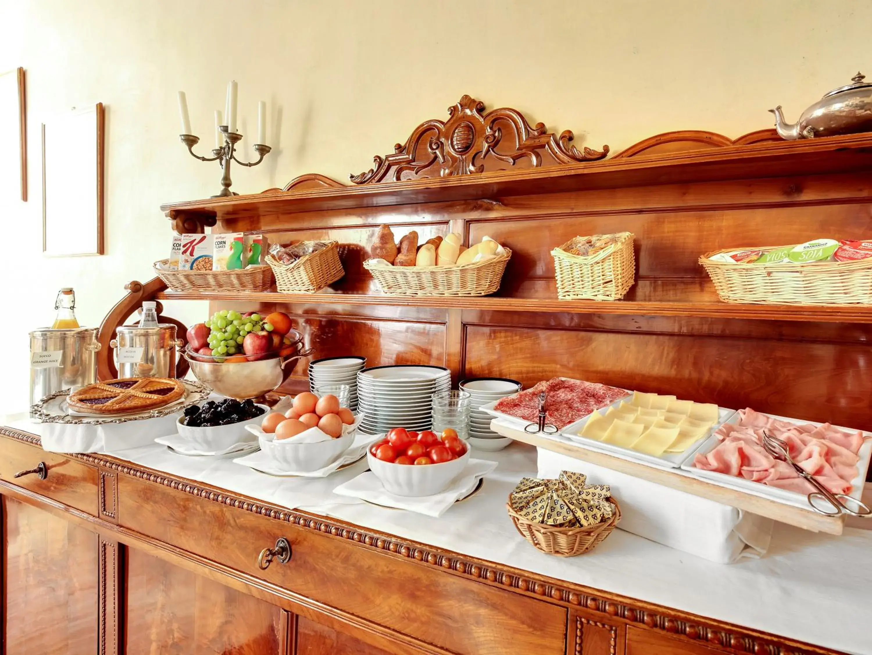 Continental breakfast in Palazzo Schiavoni Residenza d'epoca & Suite-Apartments Continental breakfast in Palazzo Schiavoni Residenza d'epoca & Suite-Apartments