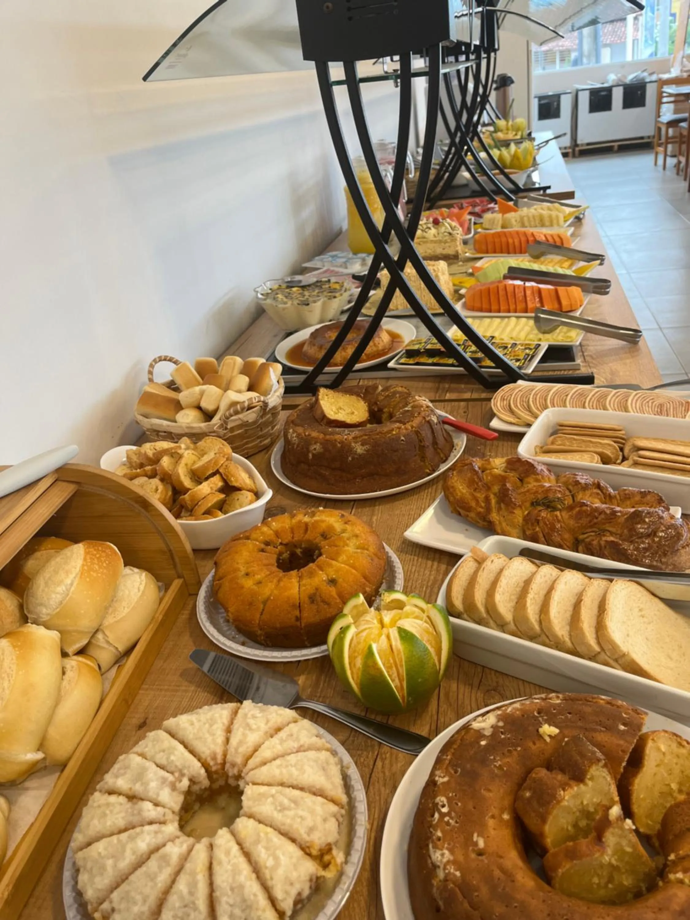 Buffet breakfast in Barra De Maragogi Pousada