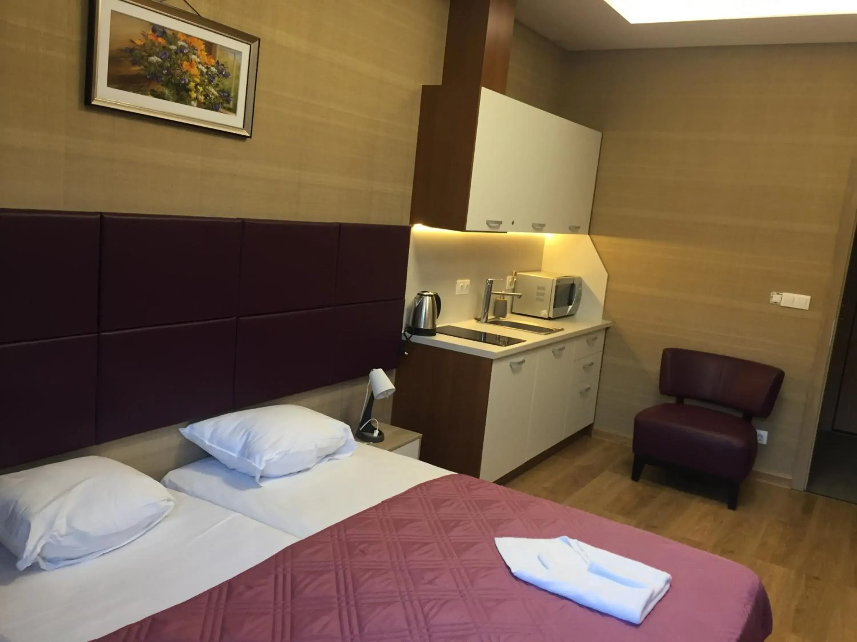 Double or Twin Room with Private Bathroom in APARTHOTEL BON BON Double or Twin Room with Private Bathroom in APARTHOTEL BON BON