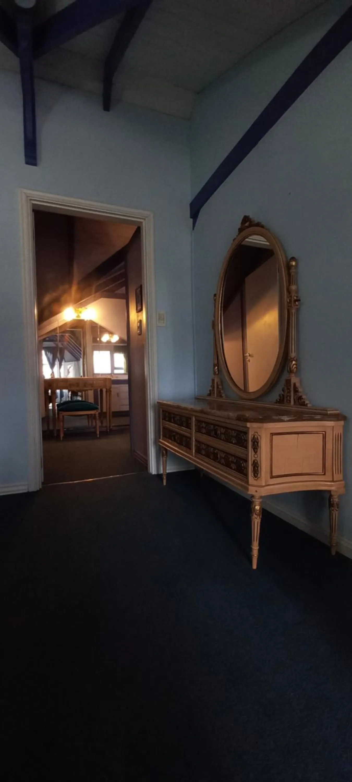 Photo of the whole room in FLOR AUSTRAL