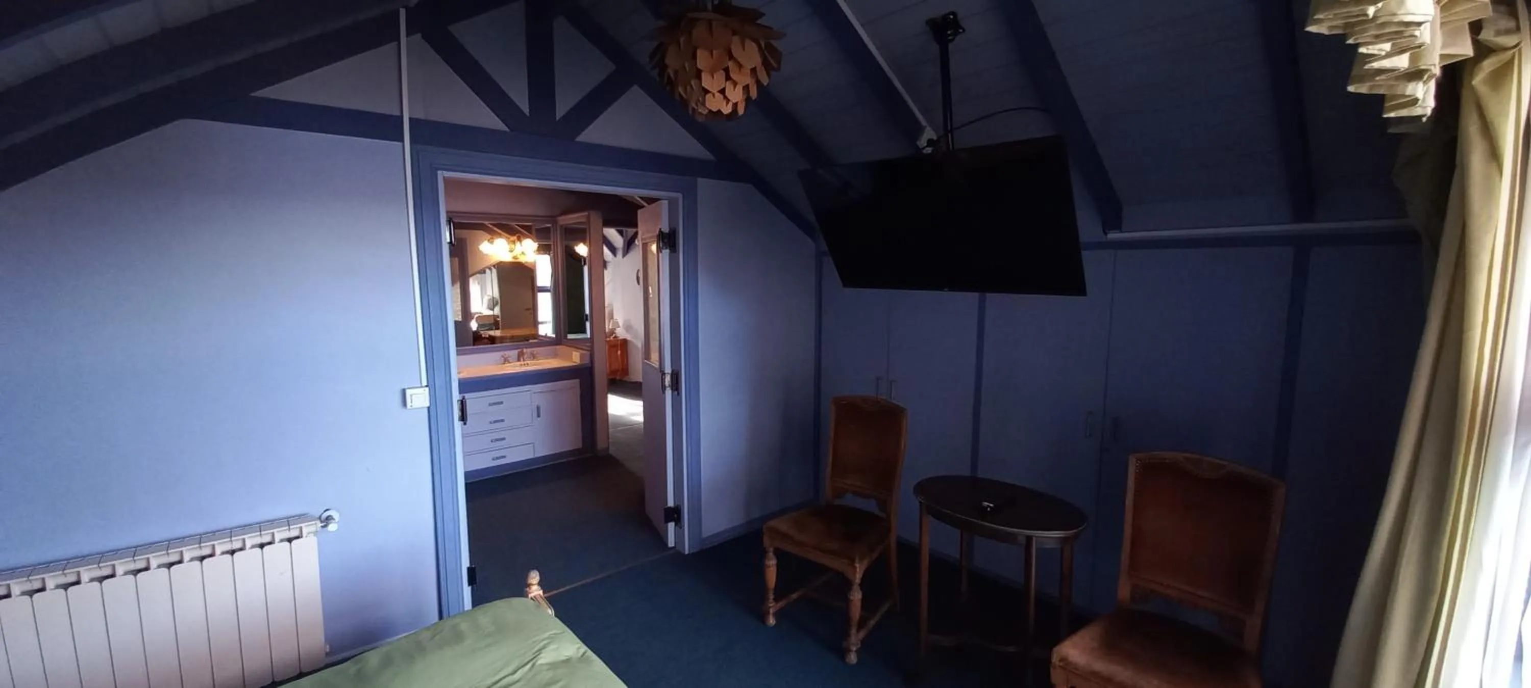 Photo of the whole room in FLOR AUSTRAL