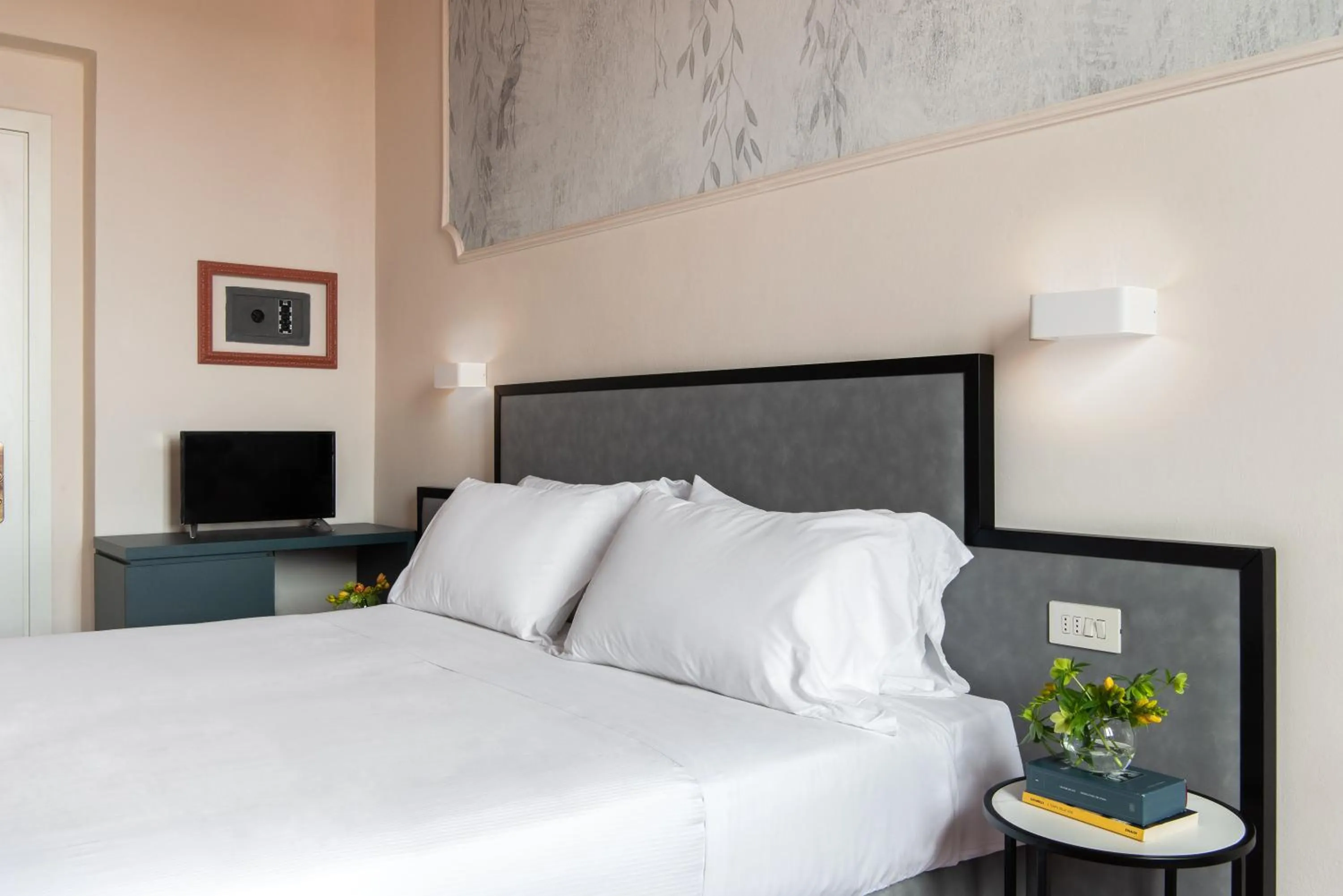 Bed in Hotel Fiorita