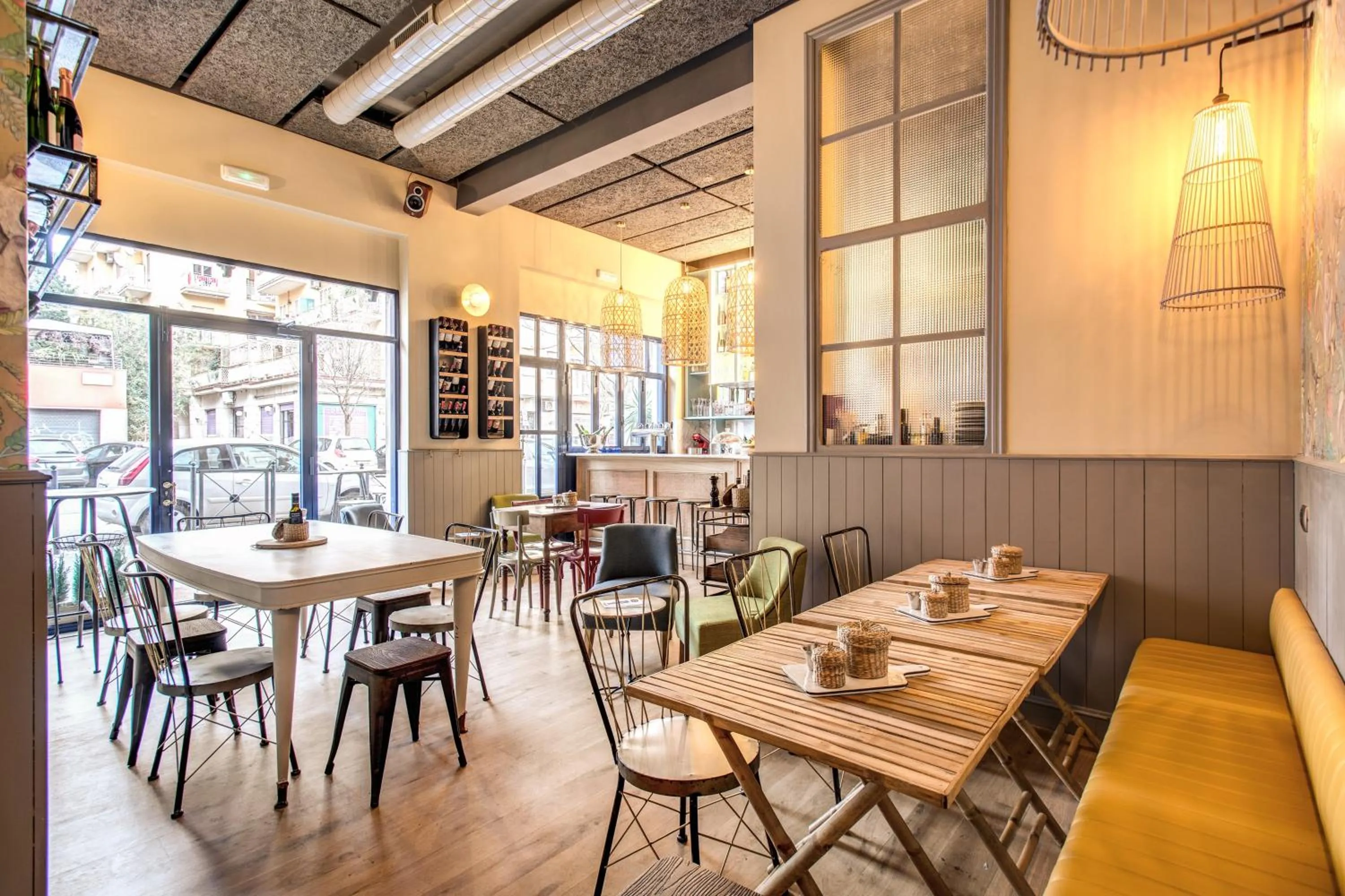 Restaurant/places to eat in City Guest House