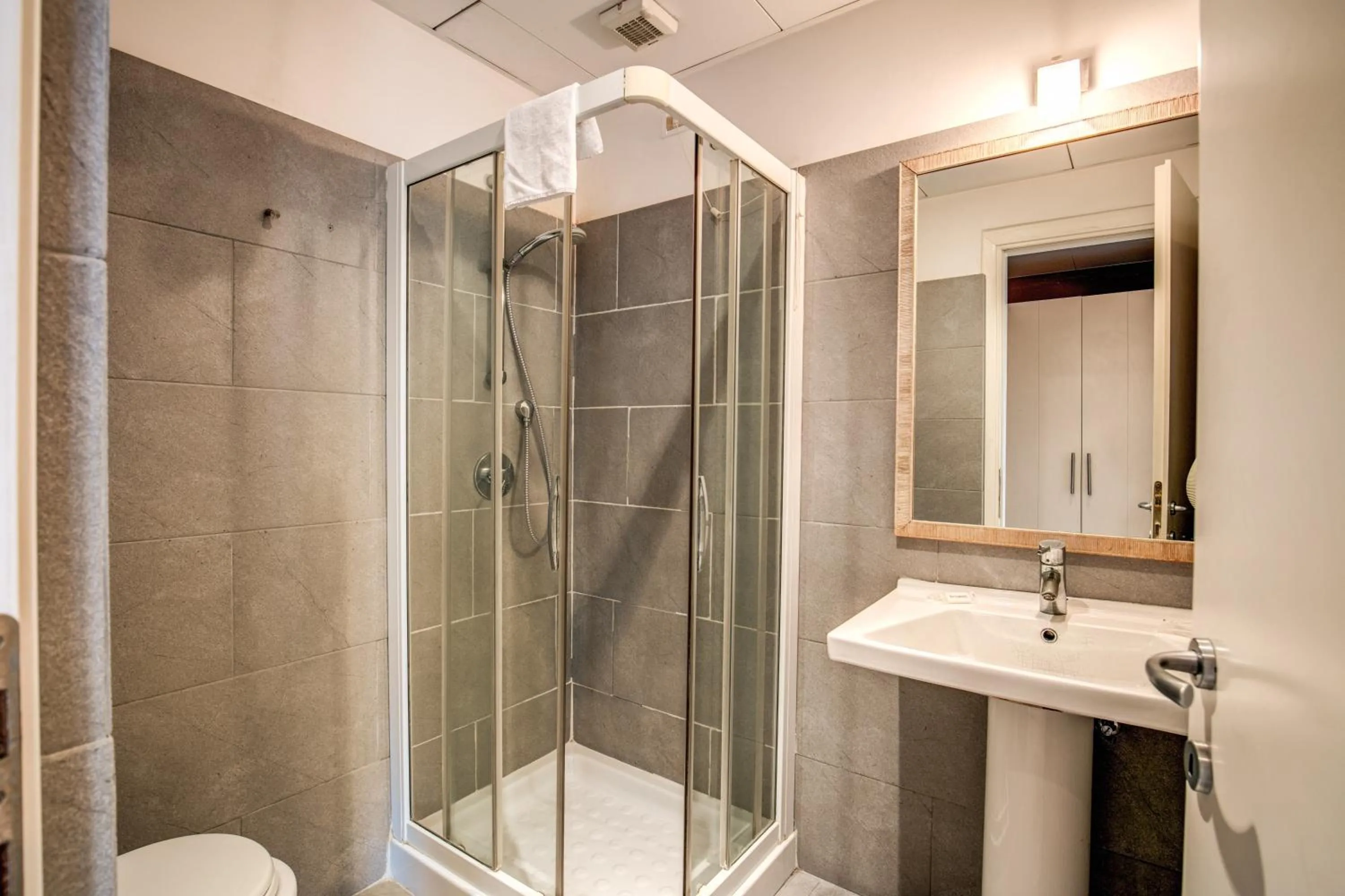 Shower in City Guest House