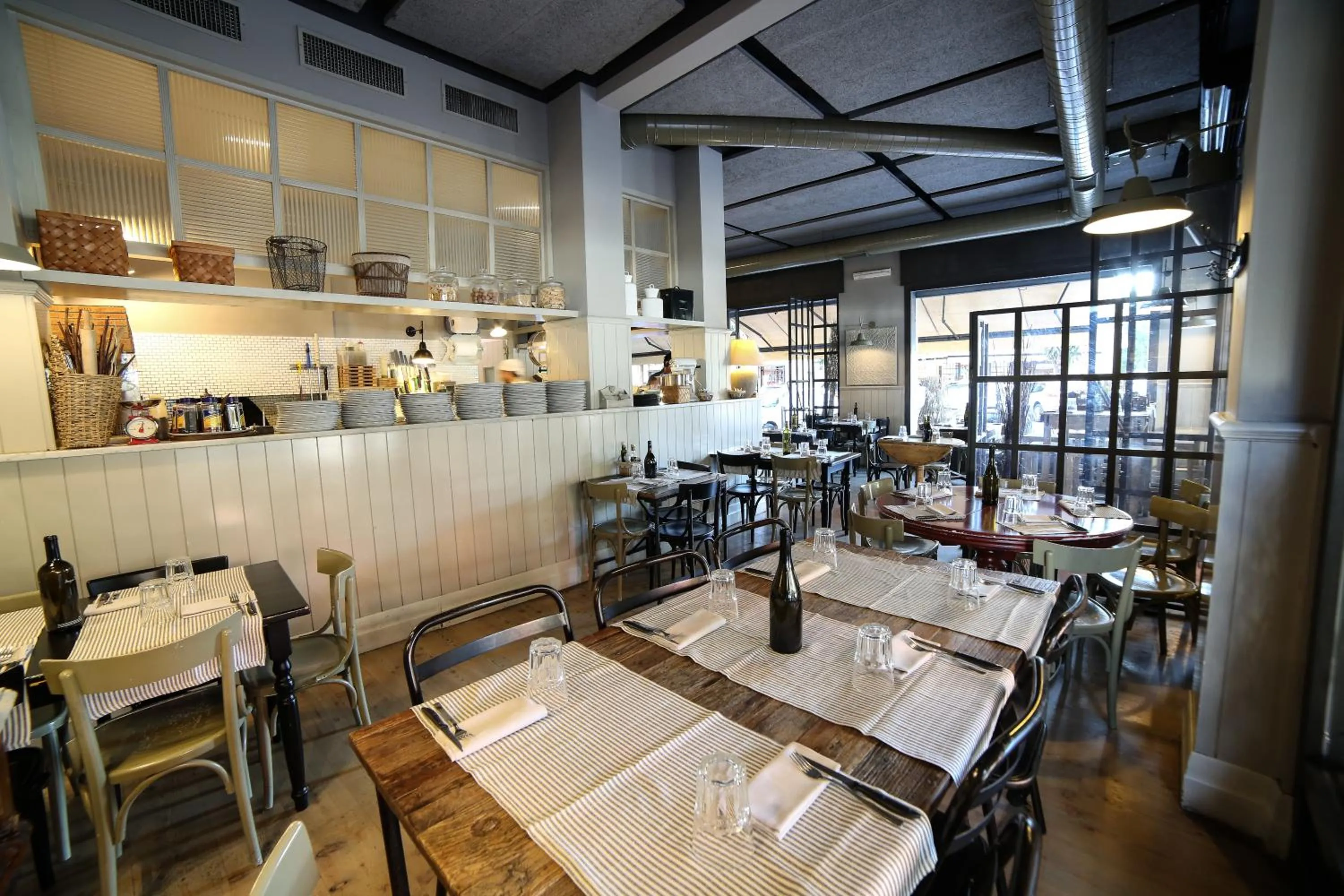 Restaurant/places to eat in City Guest House