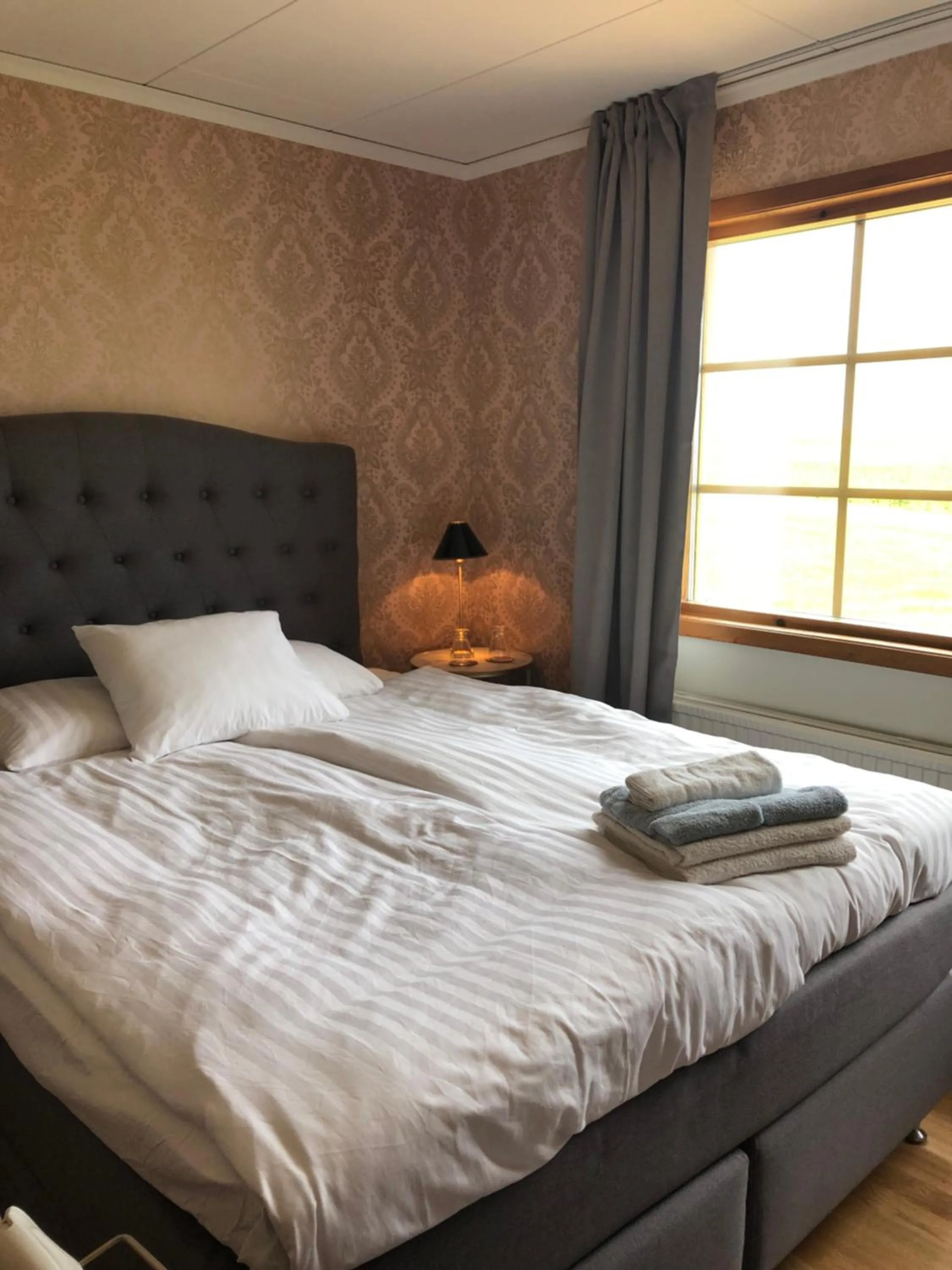 Bed in Bjälbo Gästhus B&B