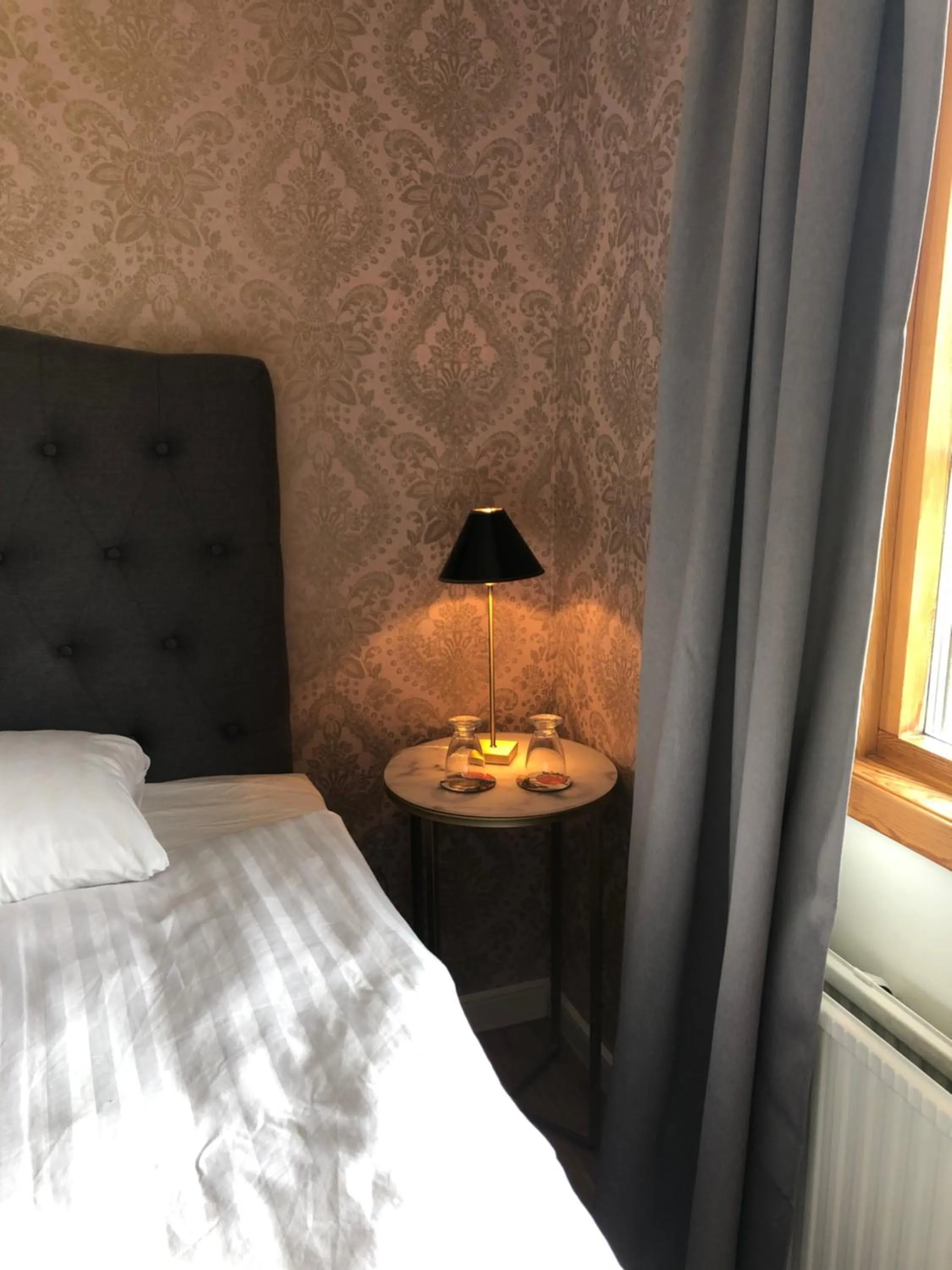 Bed in Bjälbo Gästhus B&B