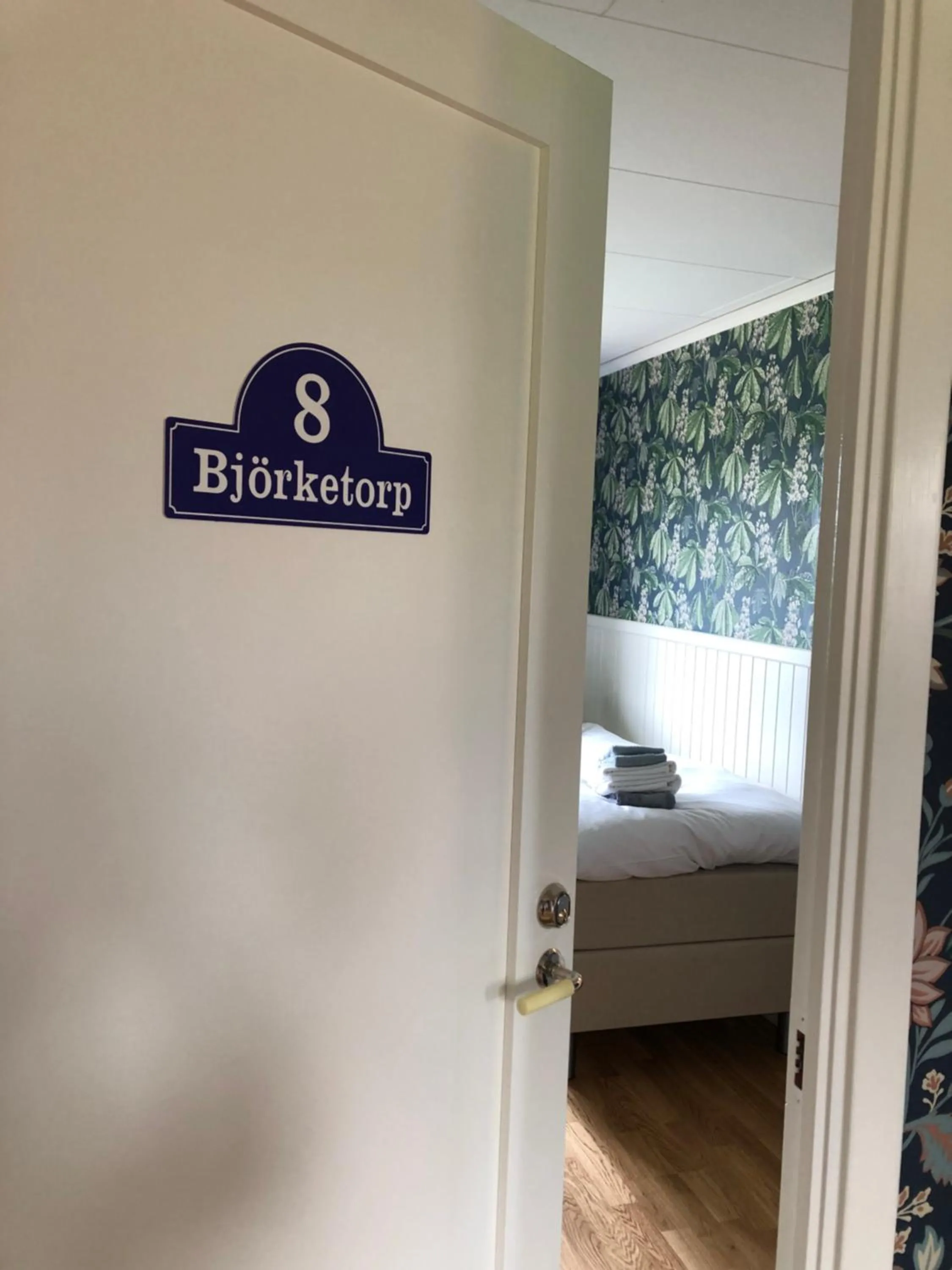 Bed in Bjälbo Gästhus B&B