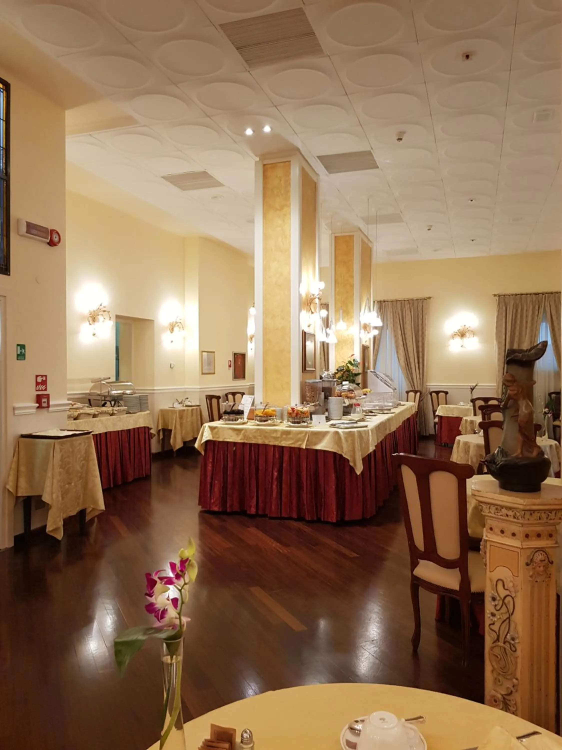 Breakfast in Hotel Berchielli