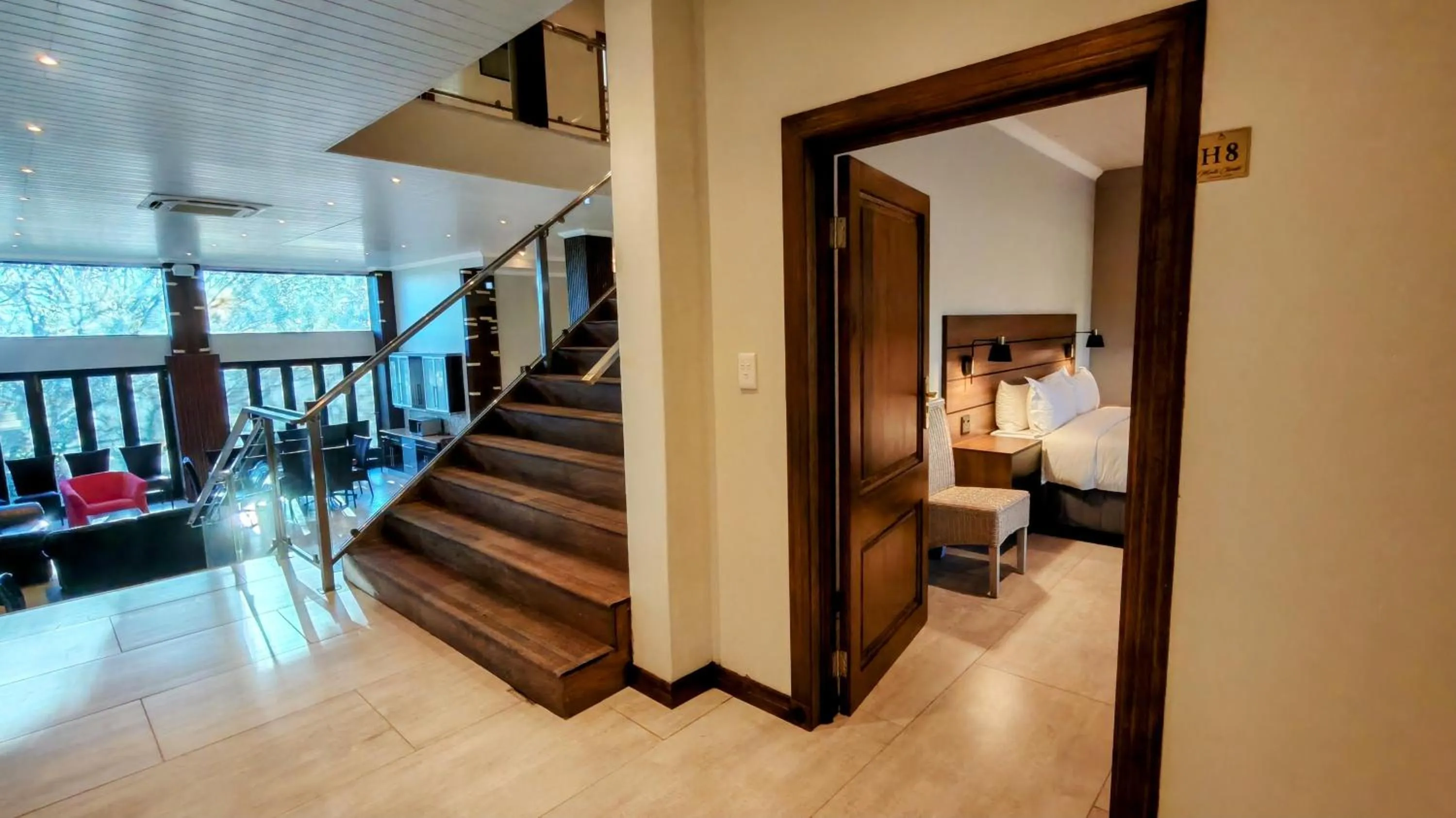 Living room in Monte Christo Hotel