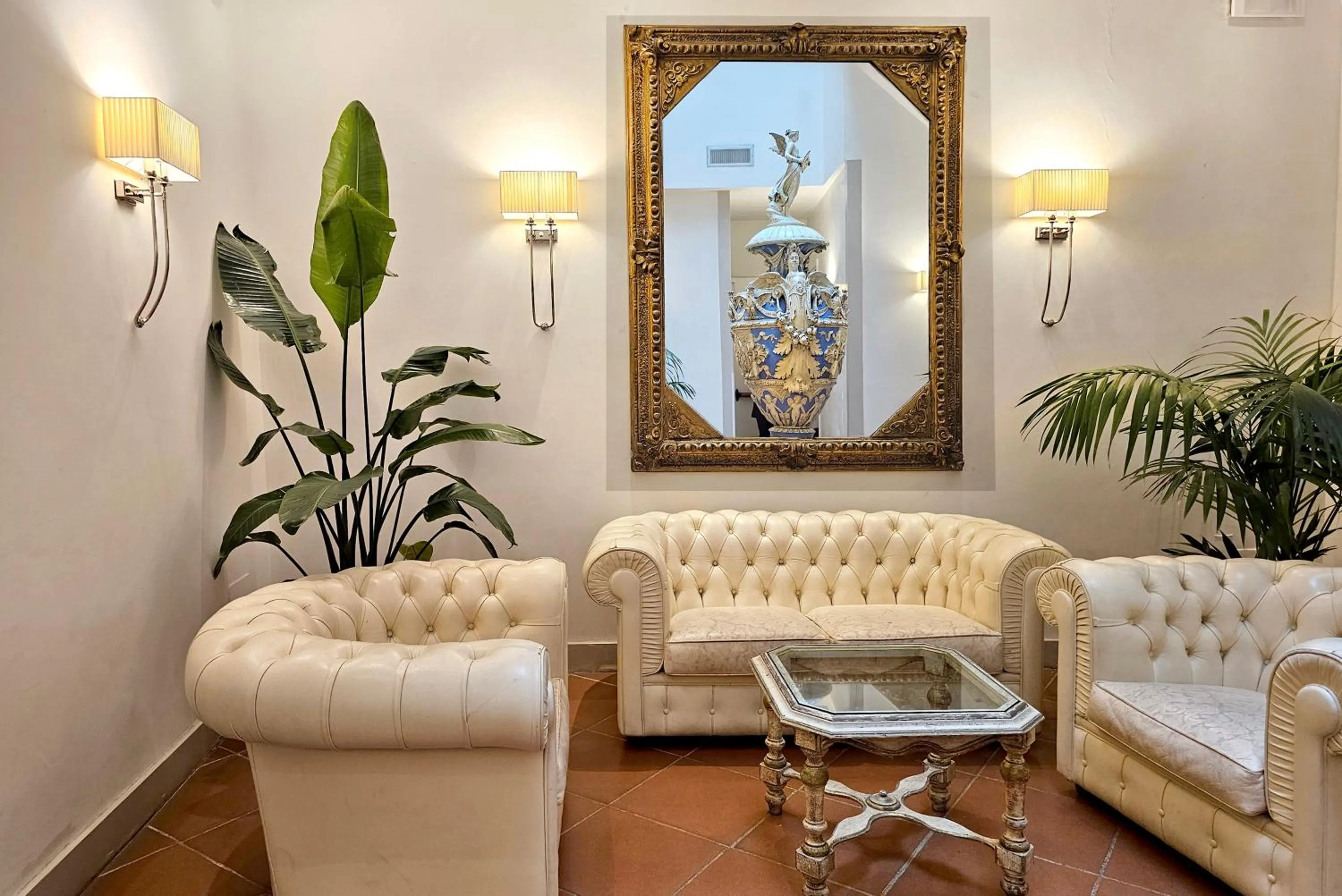 Seating area in Hotel Atlantic Palace