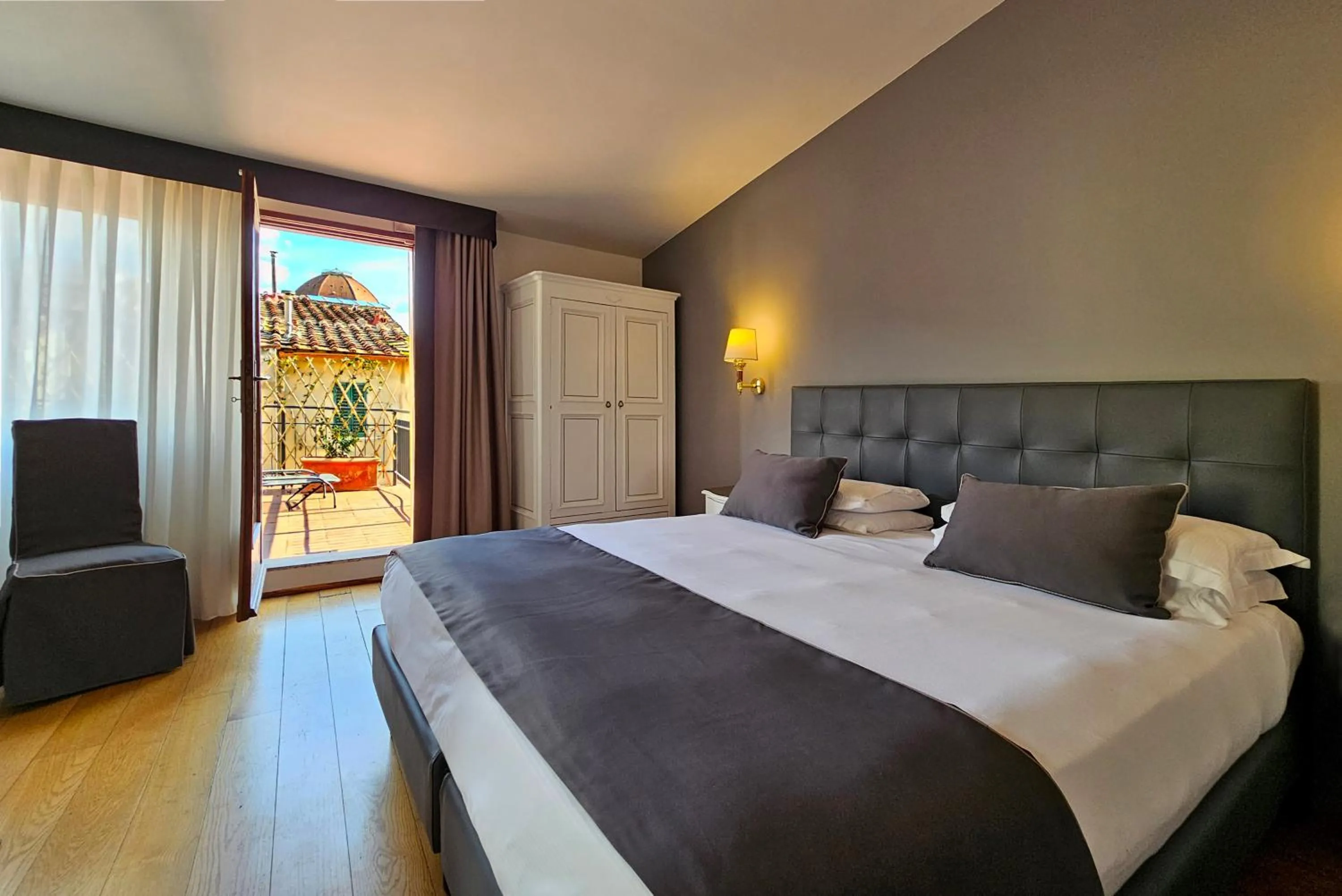 Living room, Bed in Hotel Atlantic Palace