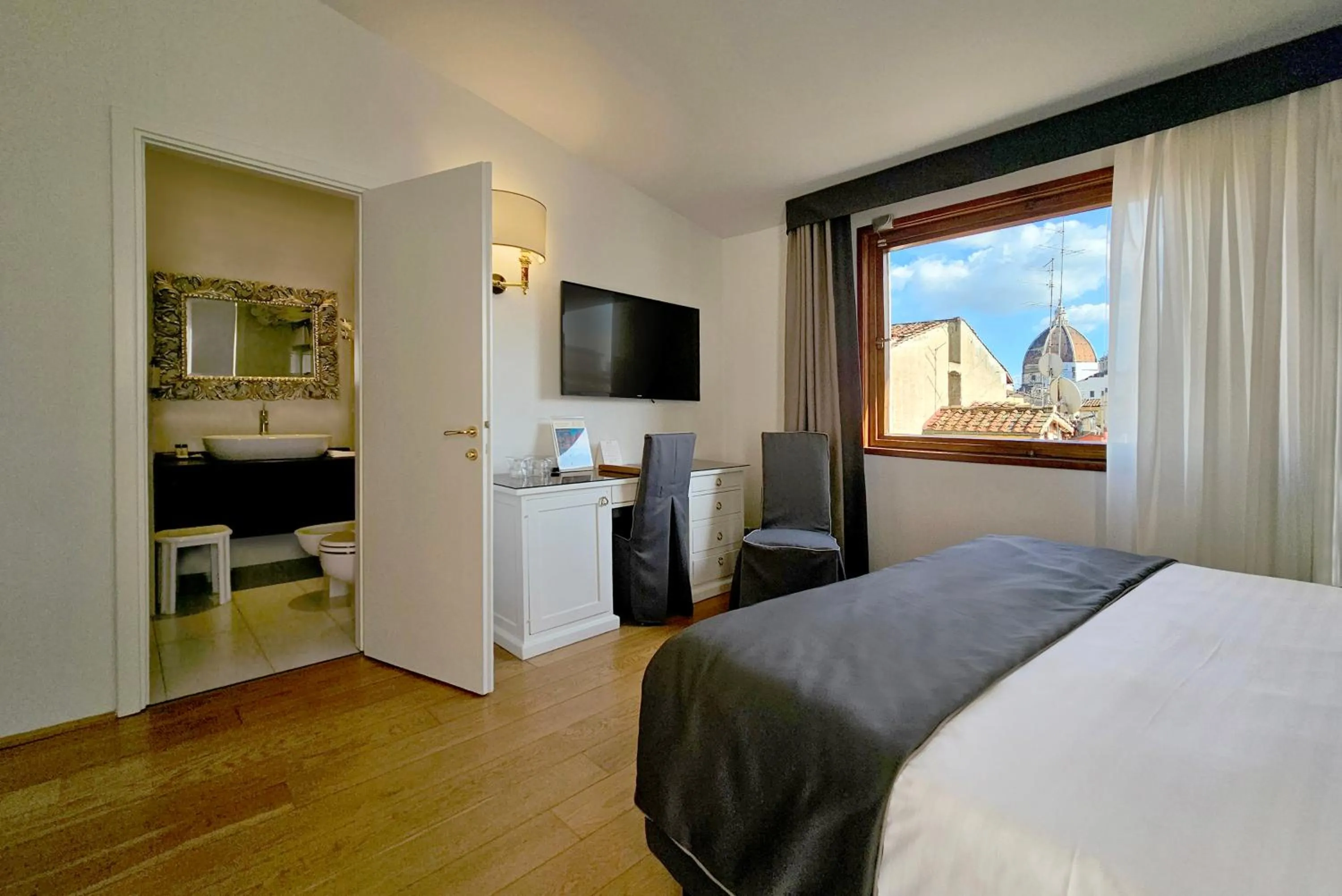 Photo of the whole room, Bed in Hotel Atlantic Palace