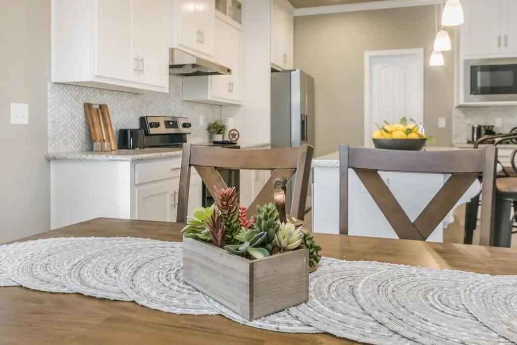 Dining area in Beautifully Decorated New Home, King Bed, Washer/Dryer & Fully Stocked Kitchen