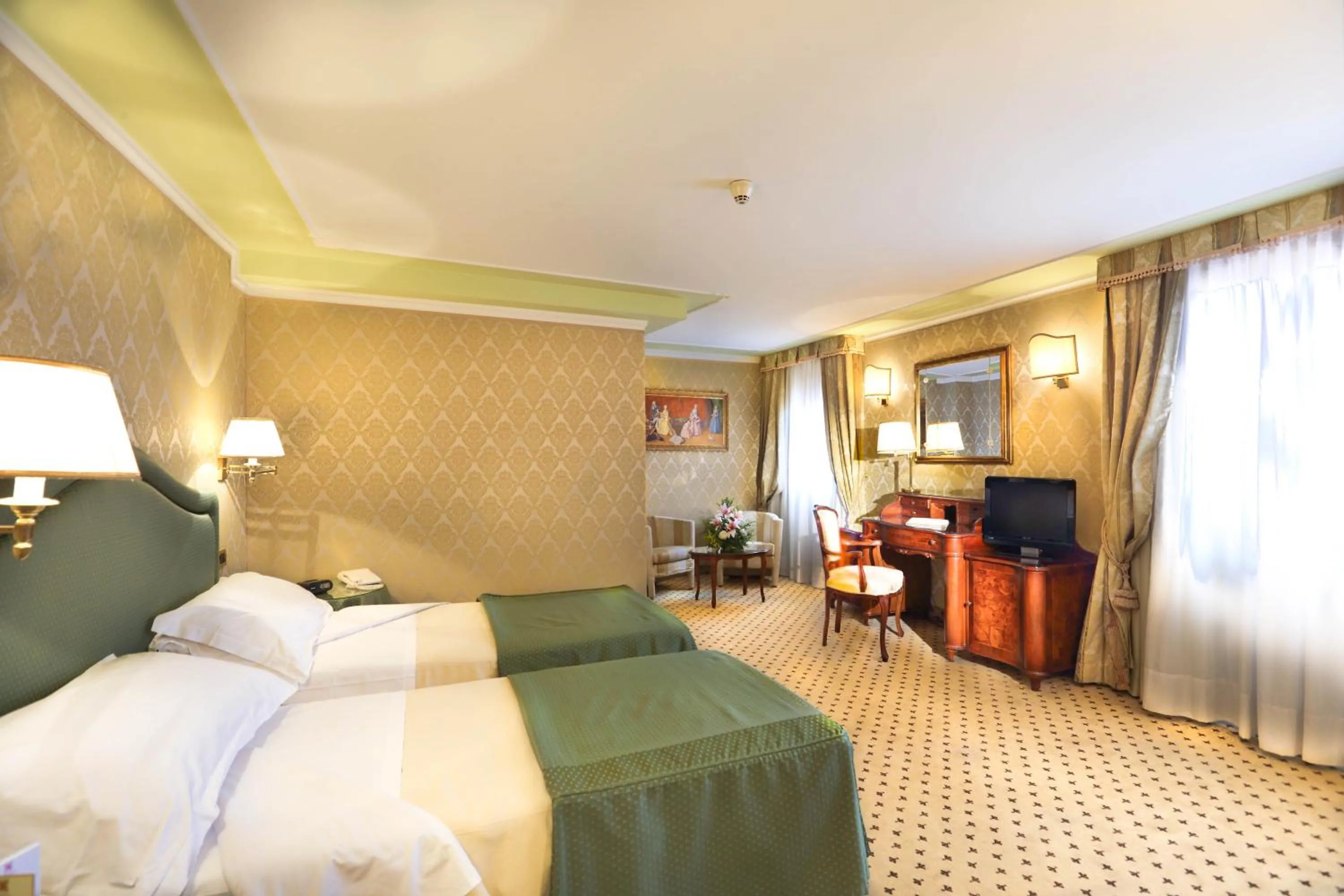 TV and multimedia, Bed in Hotel Colombina