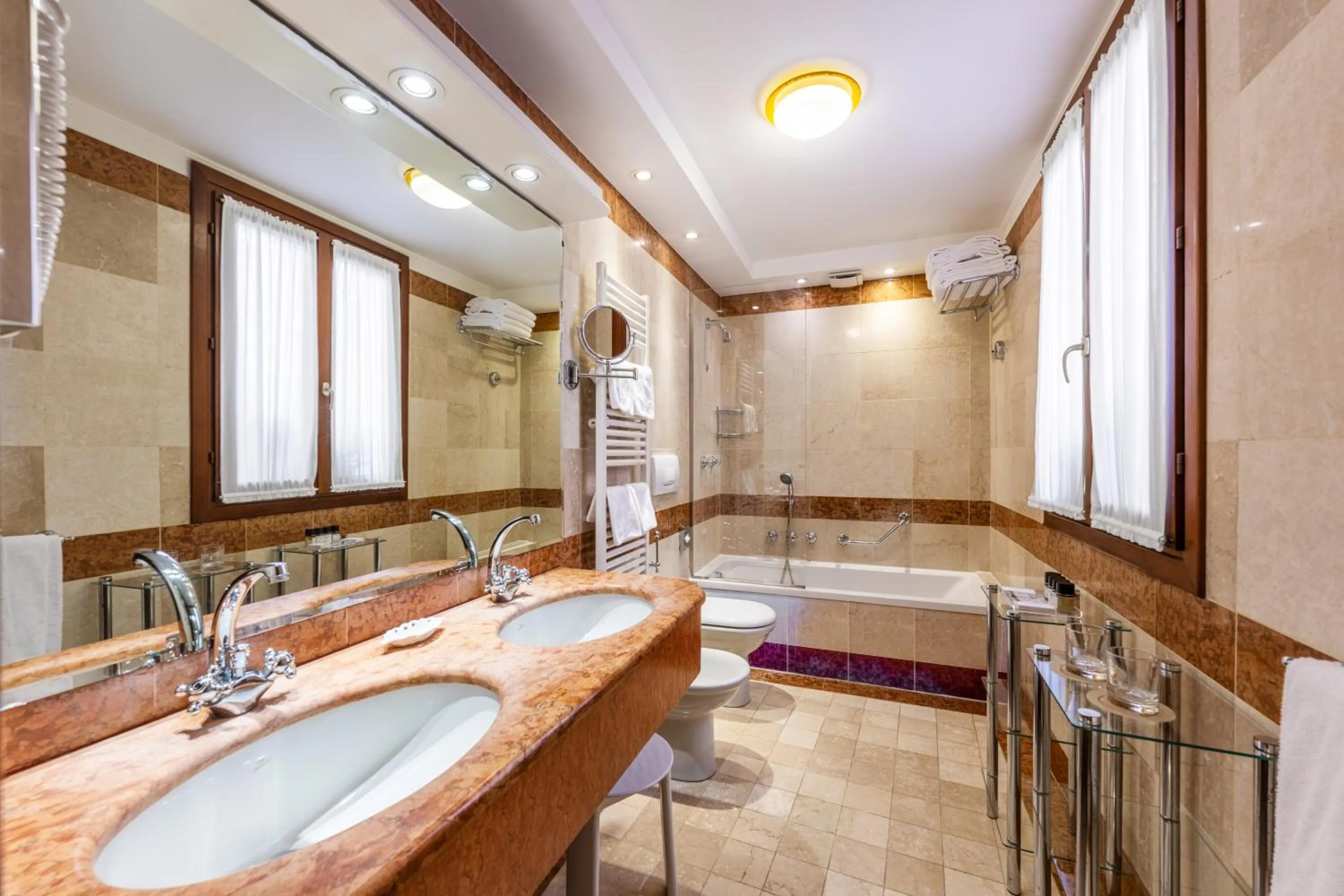 Bathroom in Hotel Colombina