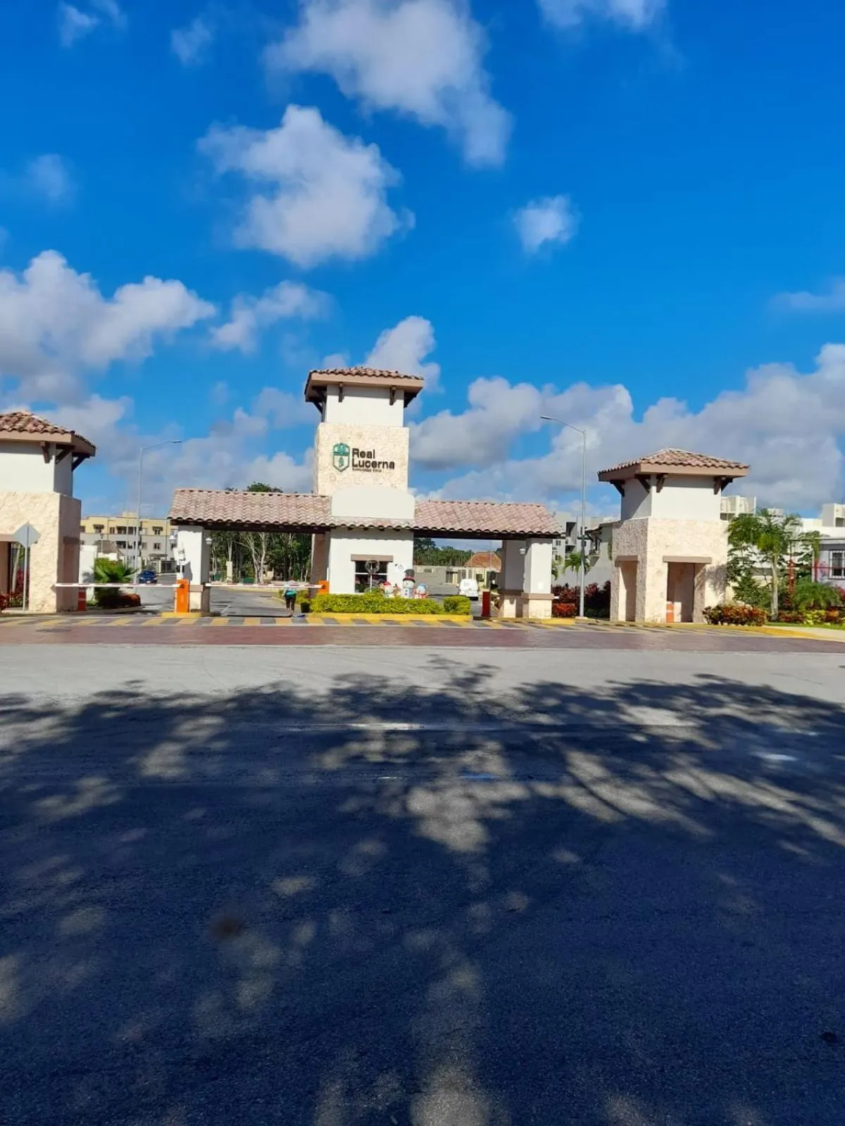 Property building in Fabulous Apartment HOEStel Lucerna!