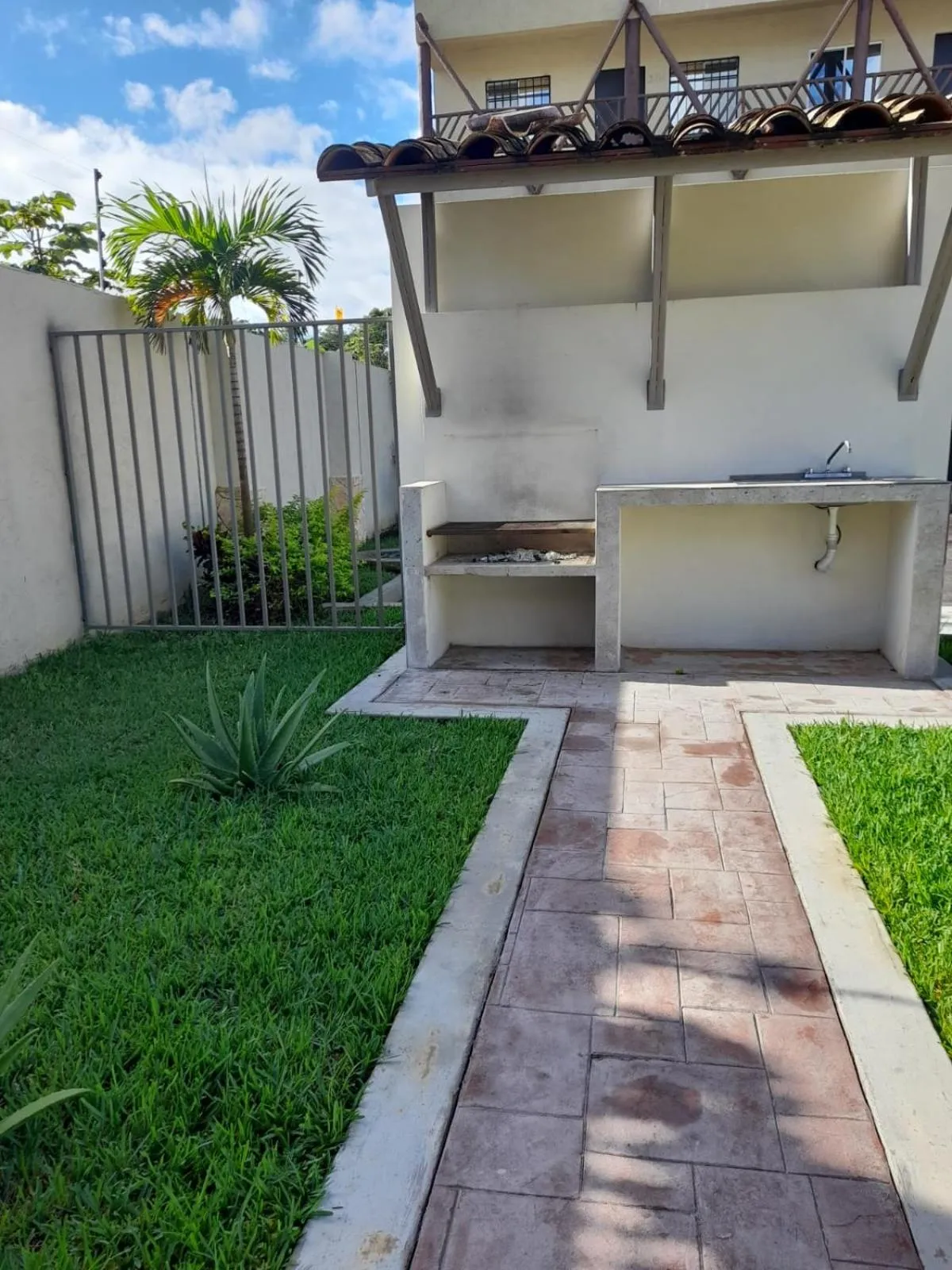 BBQ facilities in Fabulous Apartment HOEStel Lucerna!