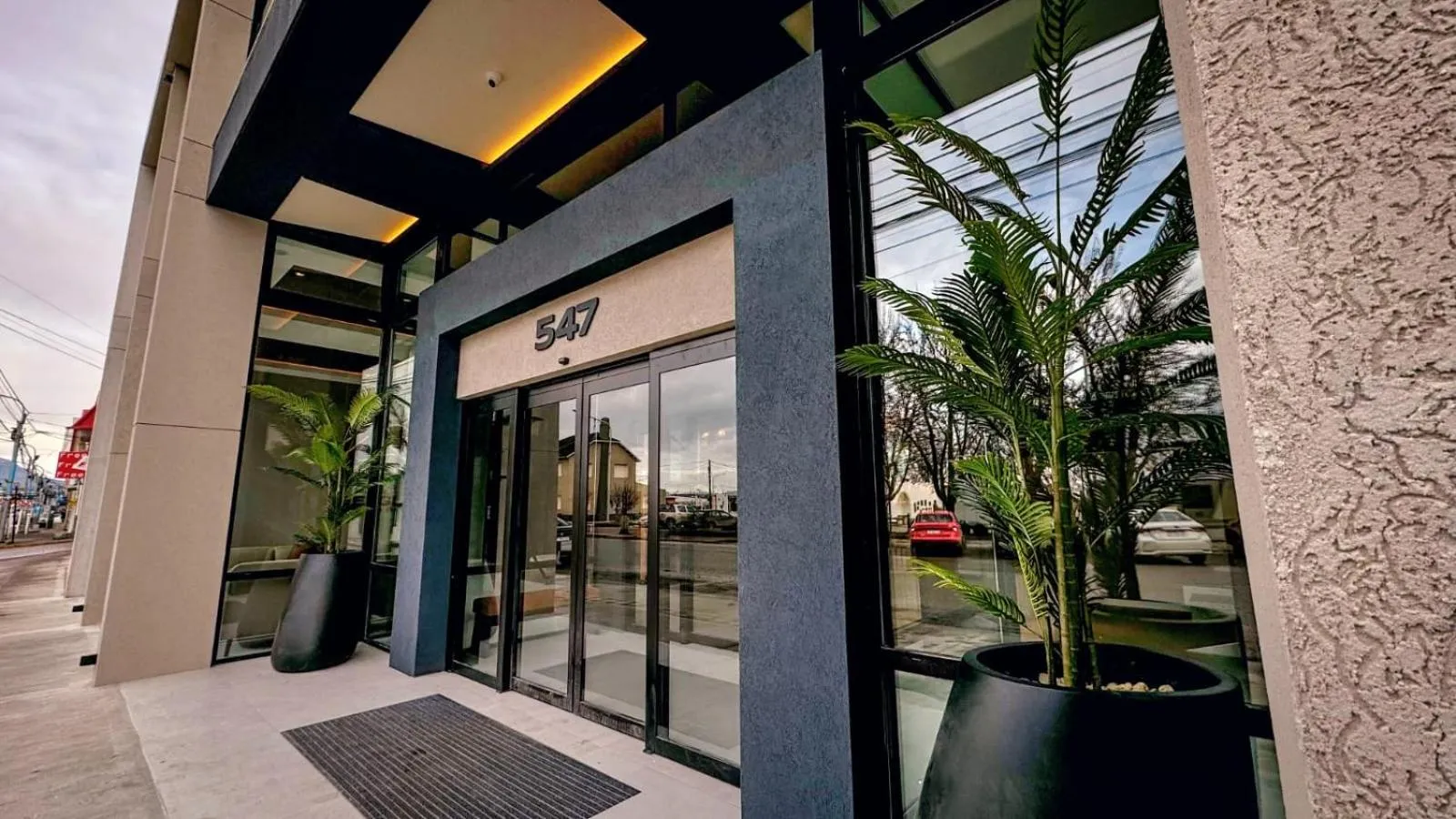 Facade/entrance in Hotel Canal Beagle